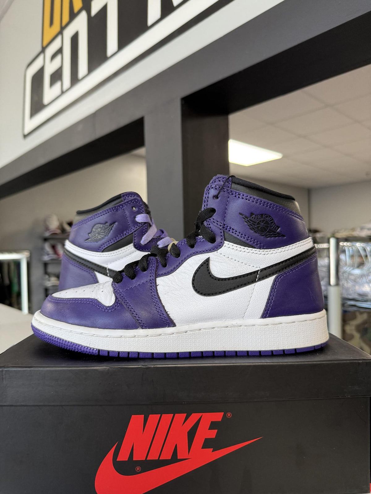 Jordan 1 "Court Purple 2.0" Used Size 5Y/6.5W