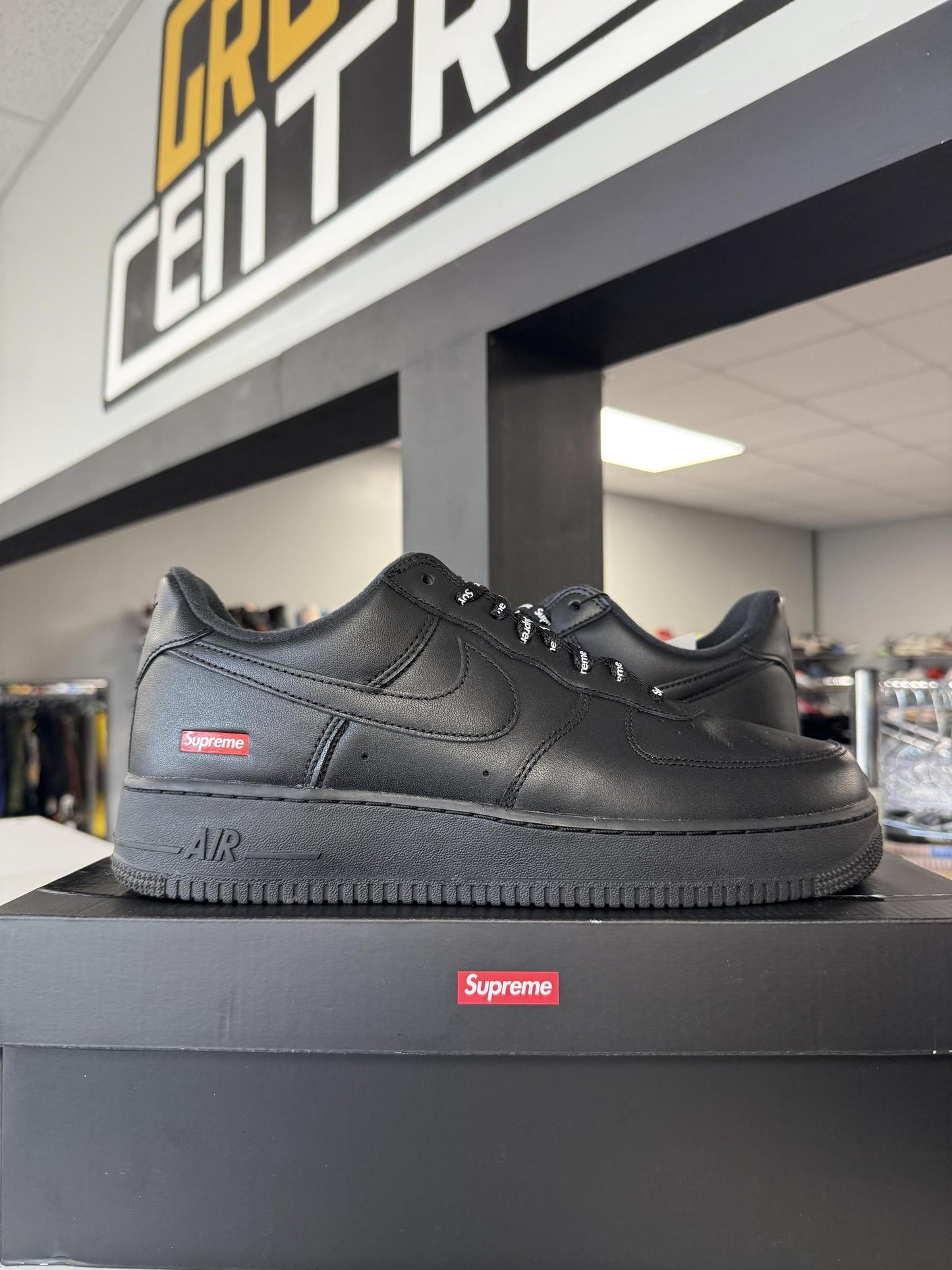 Nike Supreme AF1 Low "Black" Used Size 10