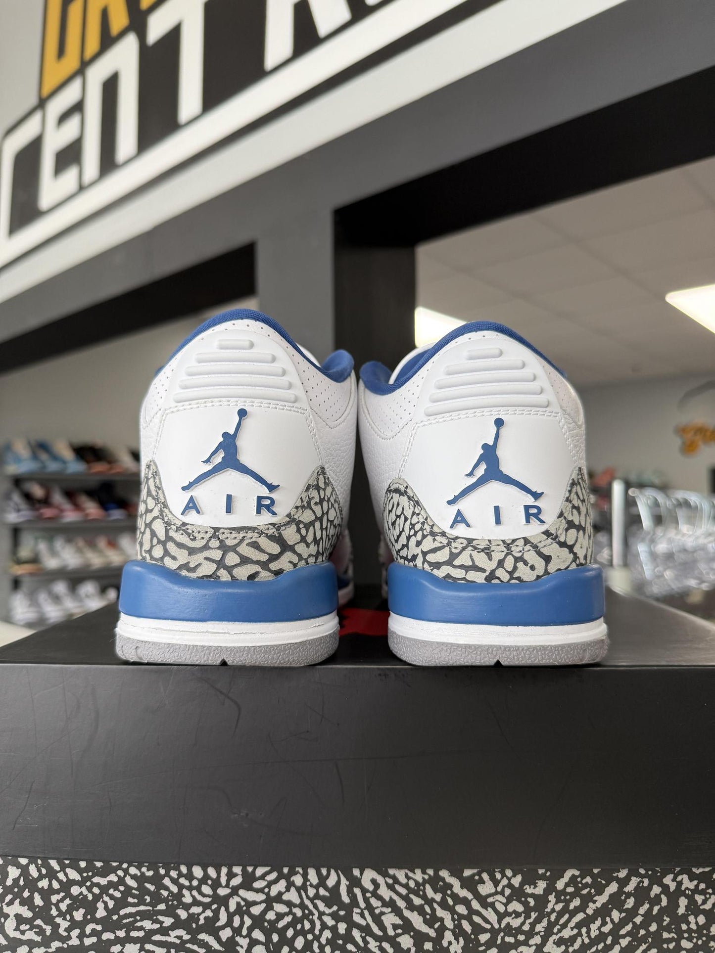 Jordan 3 "Wizards" Used Size 7Y/8.5W