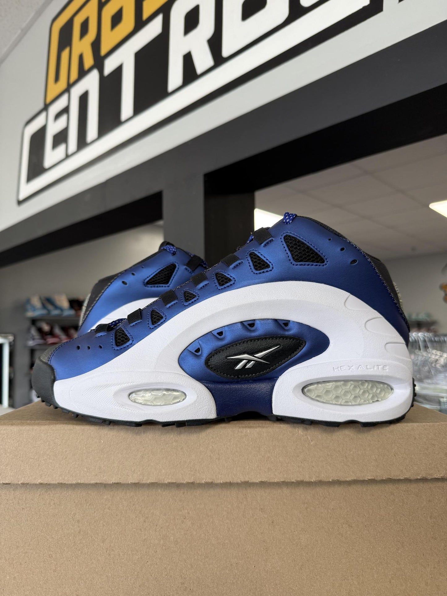 Reebok ES22 "White Blue" Used Size 11