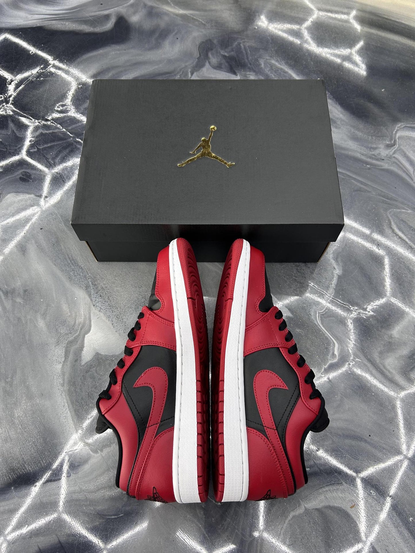 Jordan 1 Low "Reverse Bred" Used Size 9.5