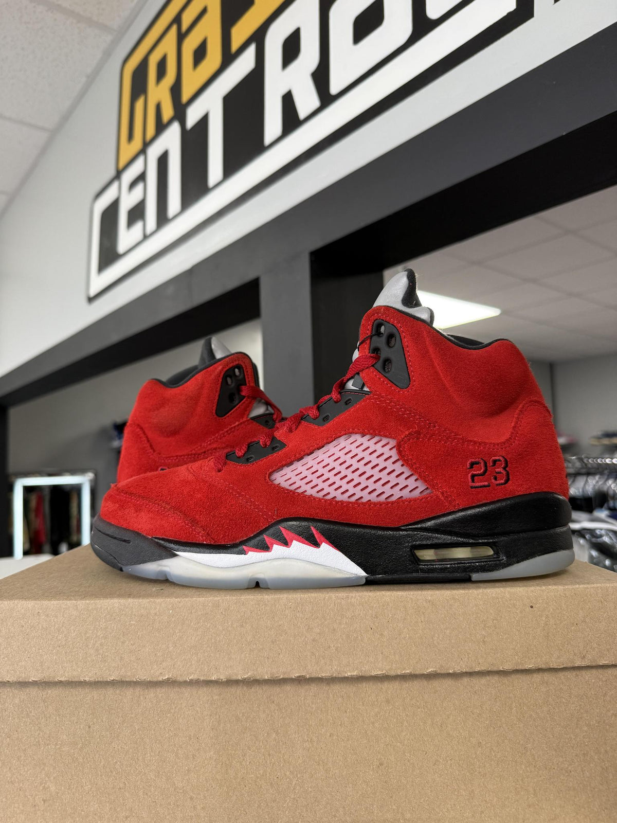 Jordan 5 "Raging Bull" Used Size 9.5