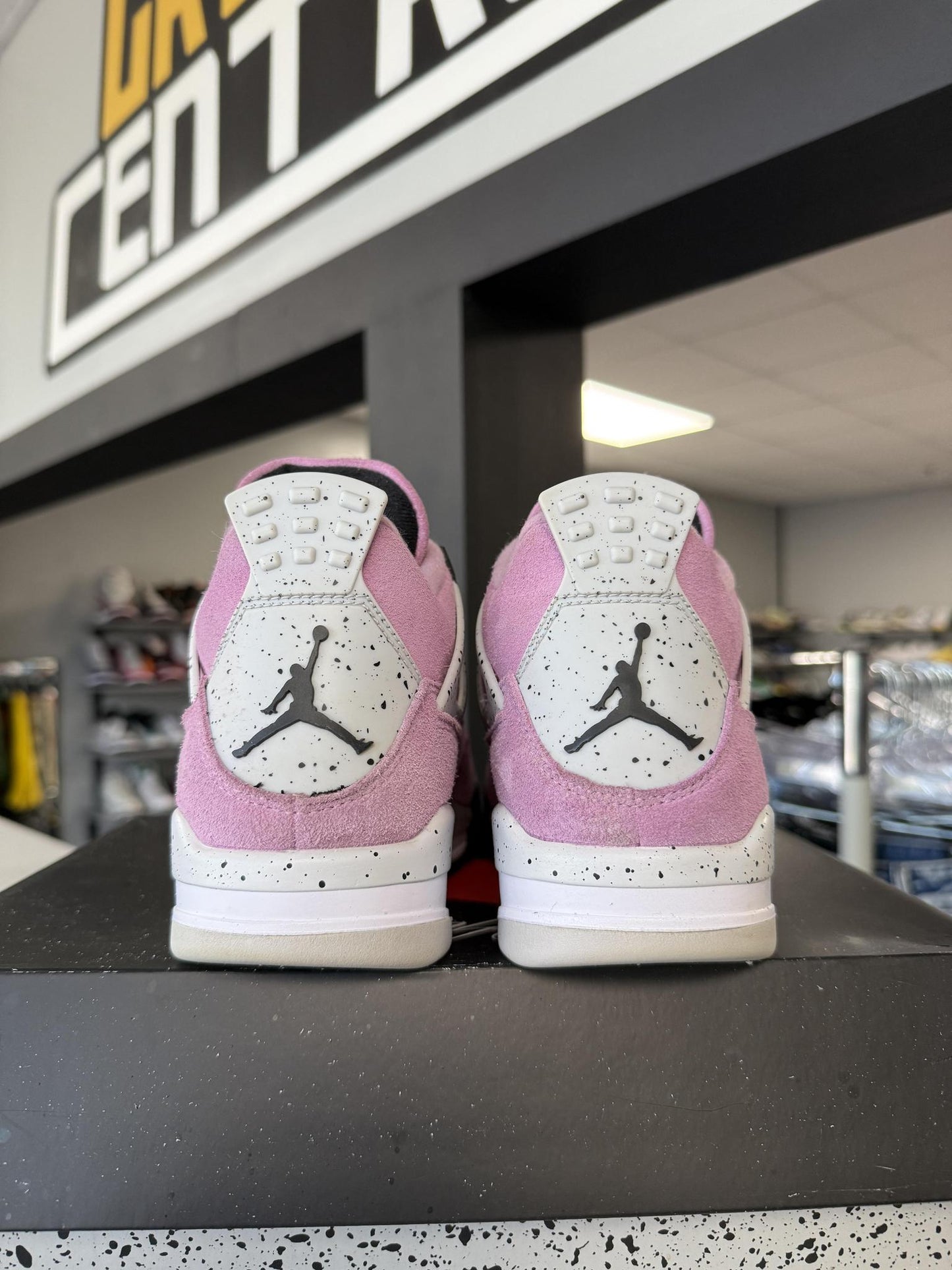 Jordan 4 "Orchid Pink" Used Size 6.5Y/8W