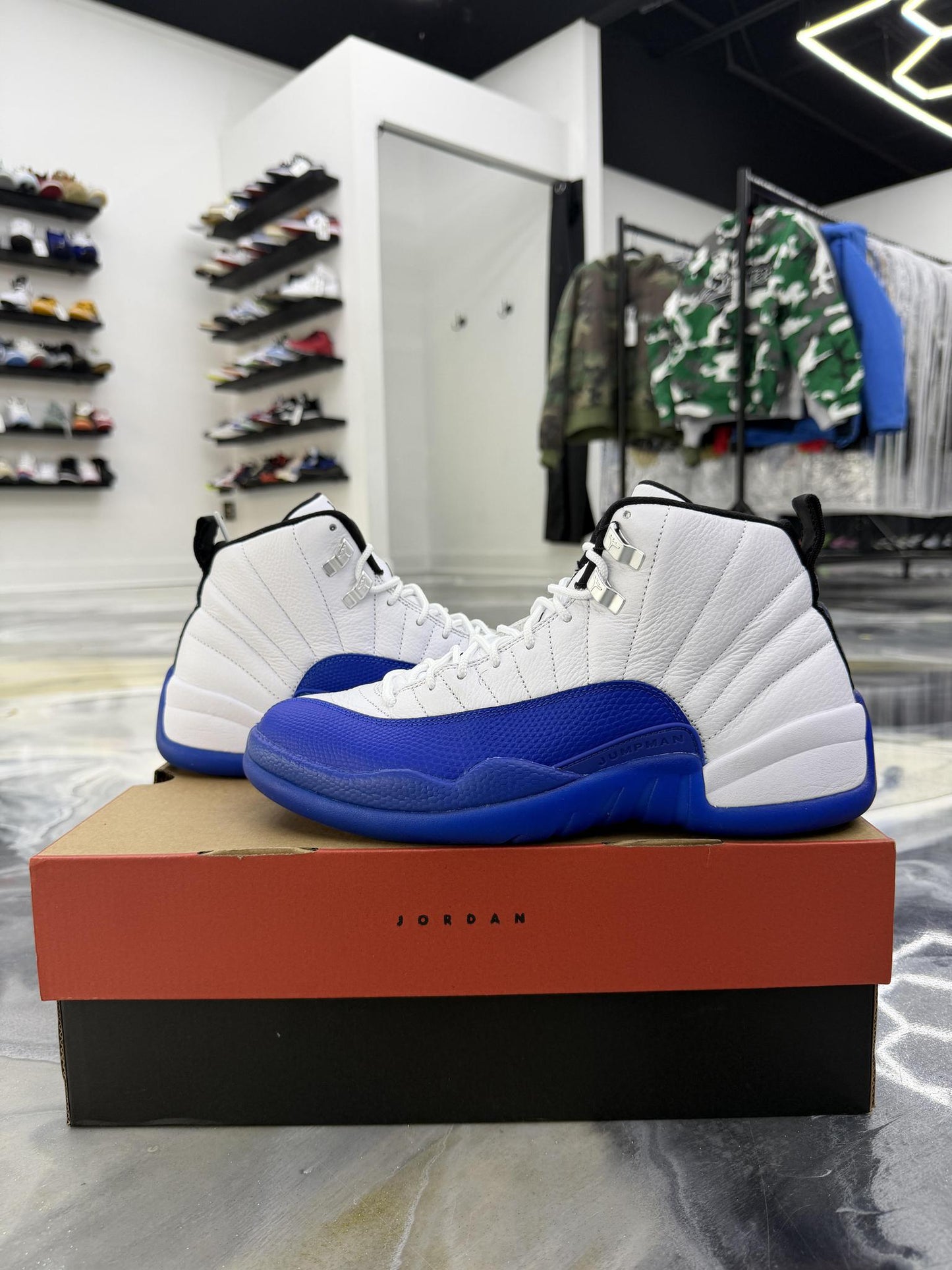 Jordan 12 Blueberry Used Size 9