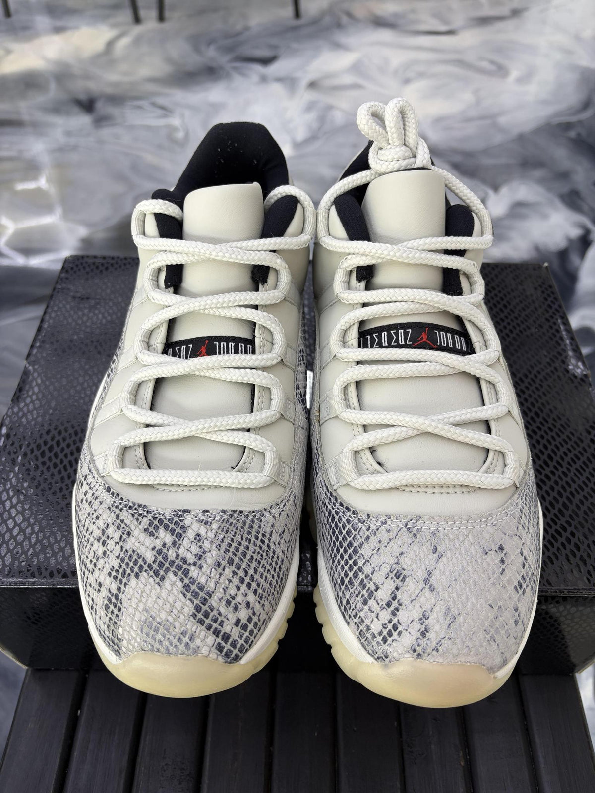 Jordan 11 Low "Snakeskin" Used Size 9