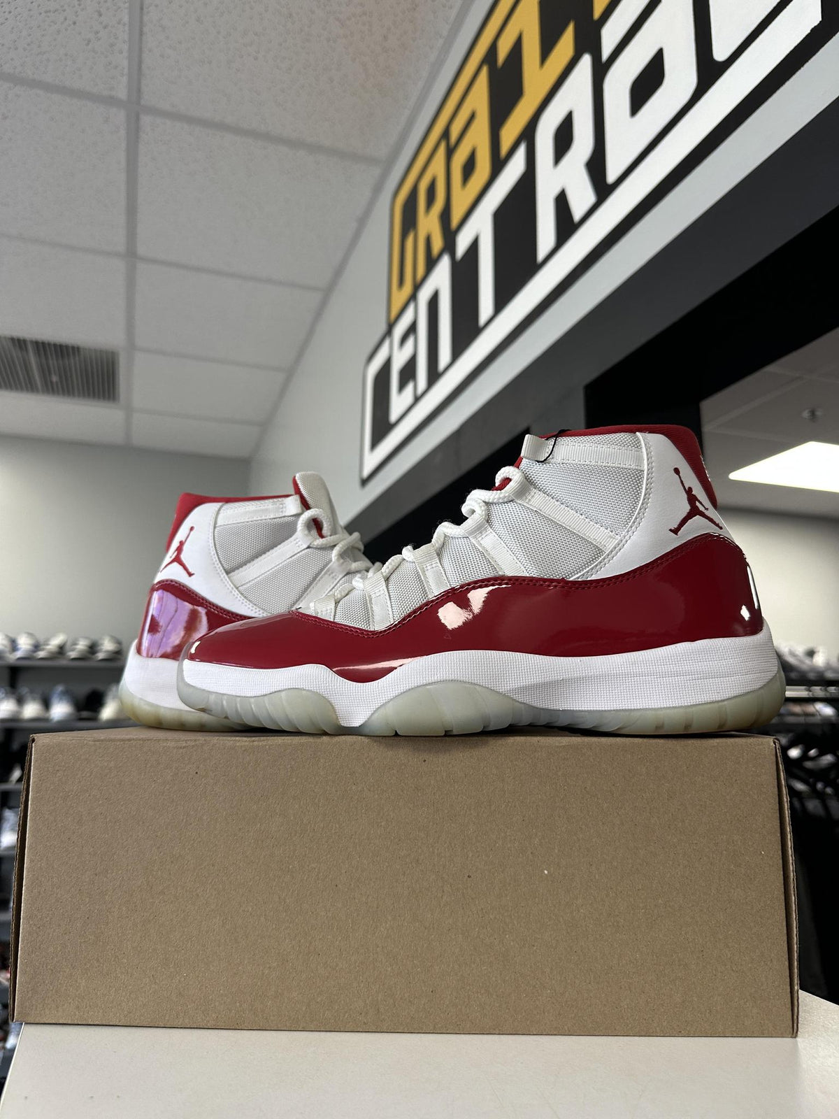 Jordan 11 "Cherry" Size 11.5 Used
