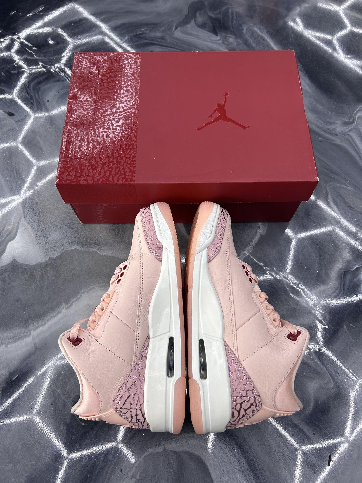 Jordan 3 "Valentines Day" Used Size 5Y/6.5W