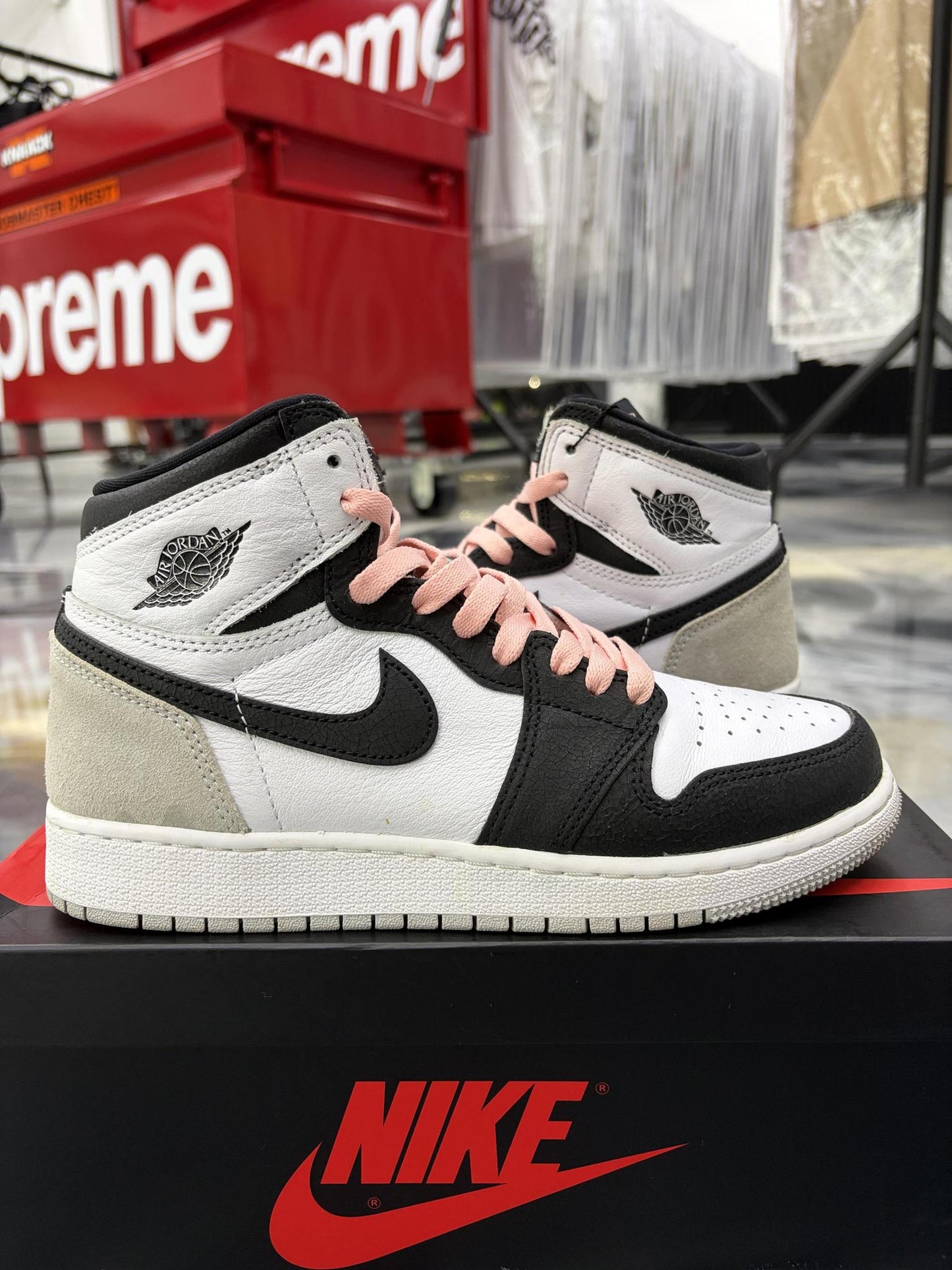Jordan 1 High "Bleached Coral" Used Size 6Y/7.5W
