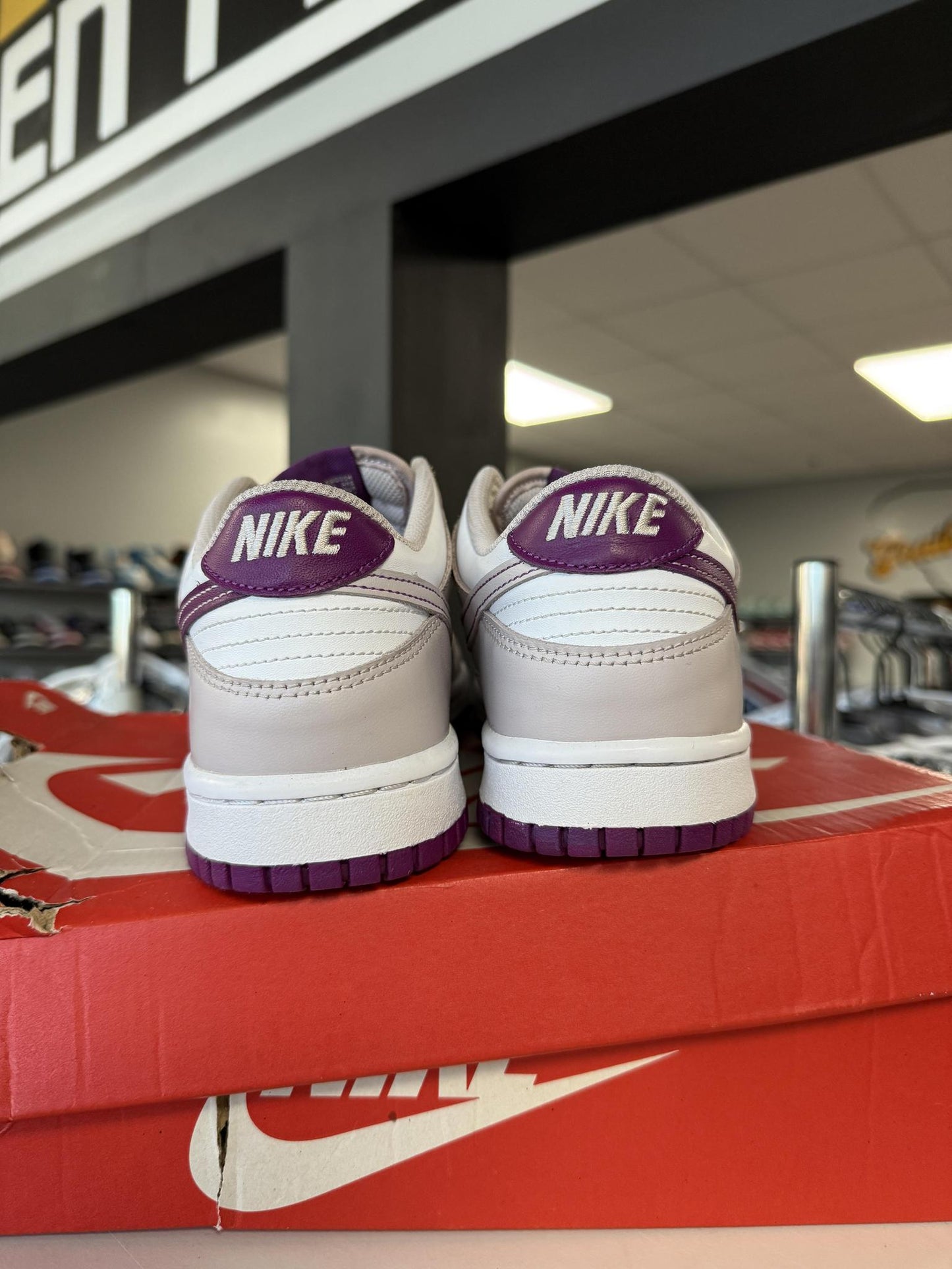 Nike Dunk Low Pomegranate Used 7Y/8.5W