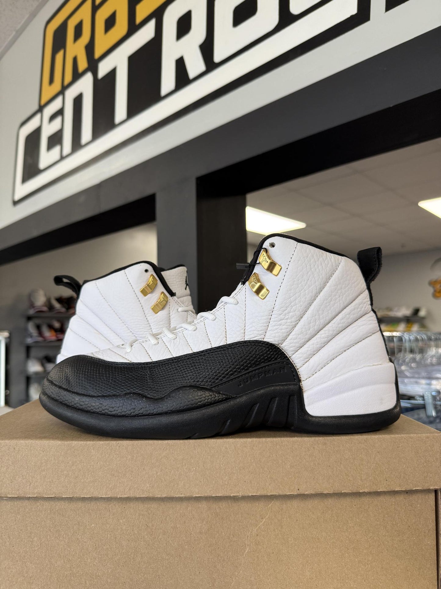 Jordan 12 "Taxi" Used Size 8.5