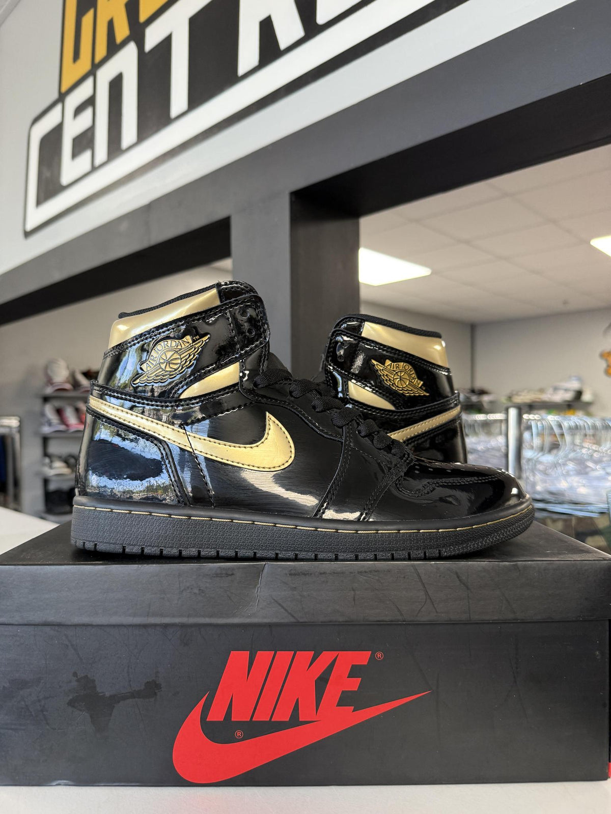 Jordan 1 "Patent Metallic Gold" Used Size 8