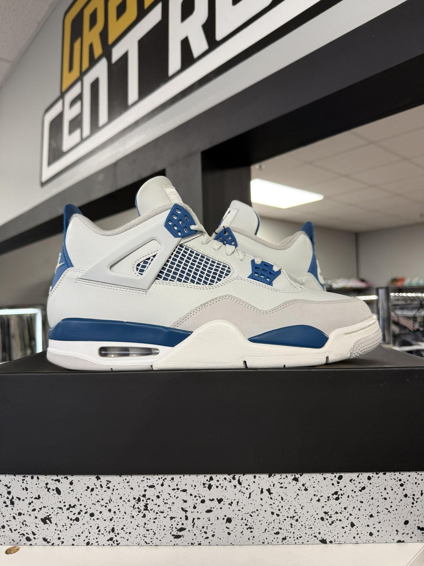 Jordan 4 "Military Blue" Used Size 12
