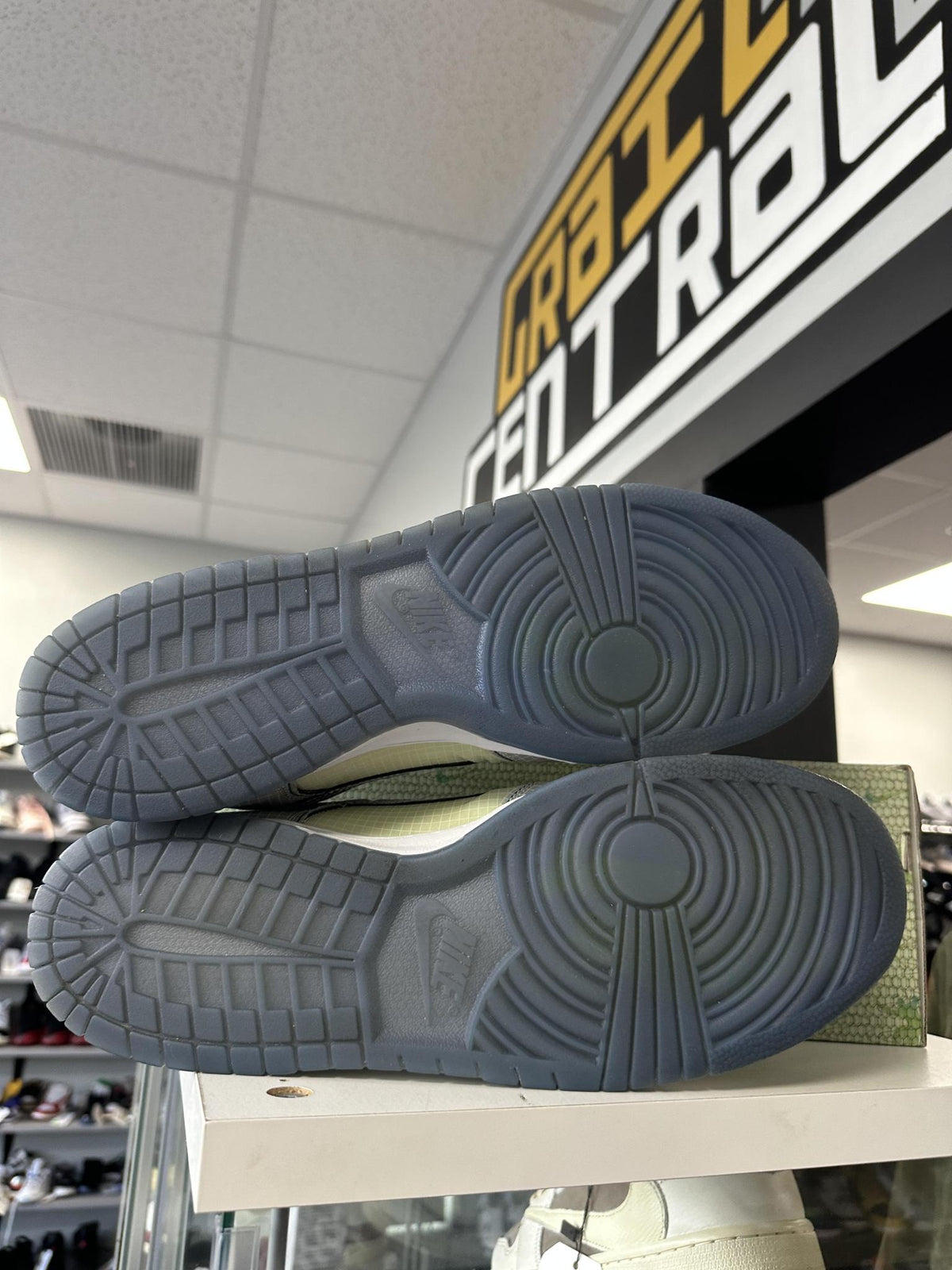 Nike Dunk Low "Union LA Pistachio" Used Size 14