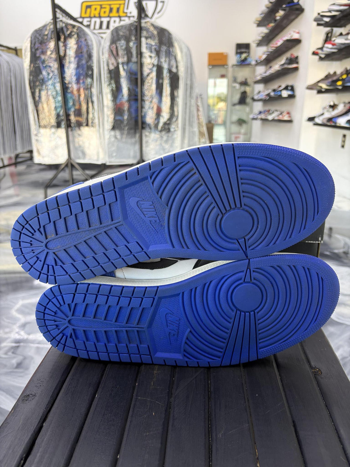 Jordan 1 Mid SE "Royal Toe" Used Size 14
