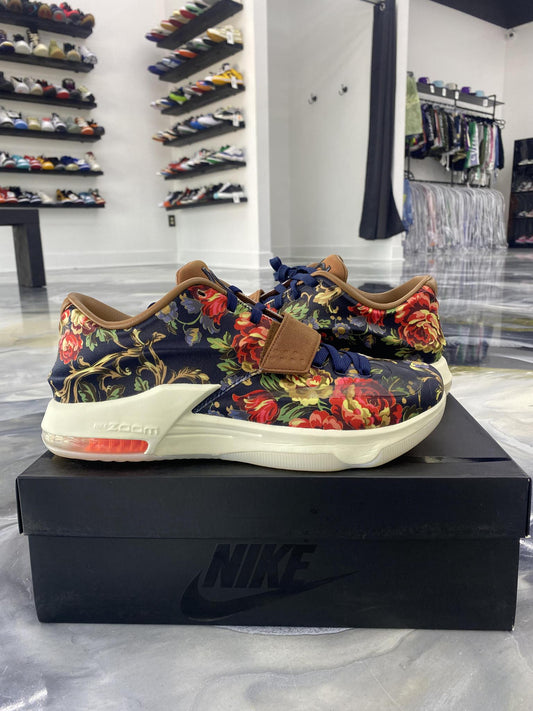 KD VII "Floral" Used Size 11.5