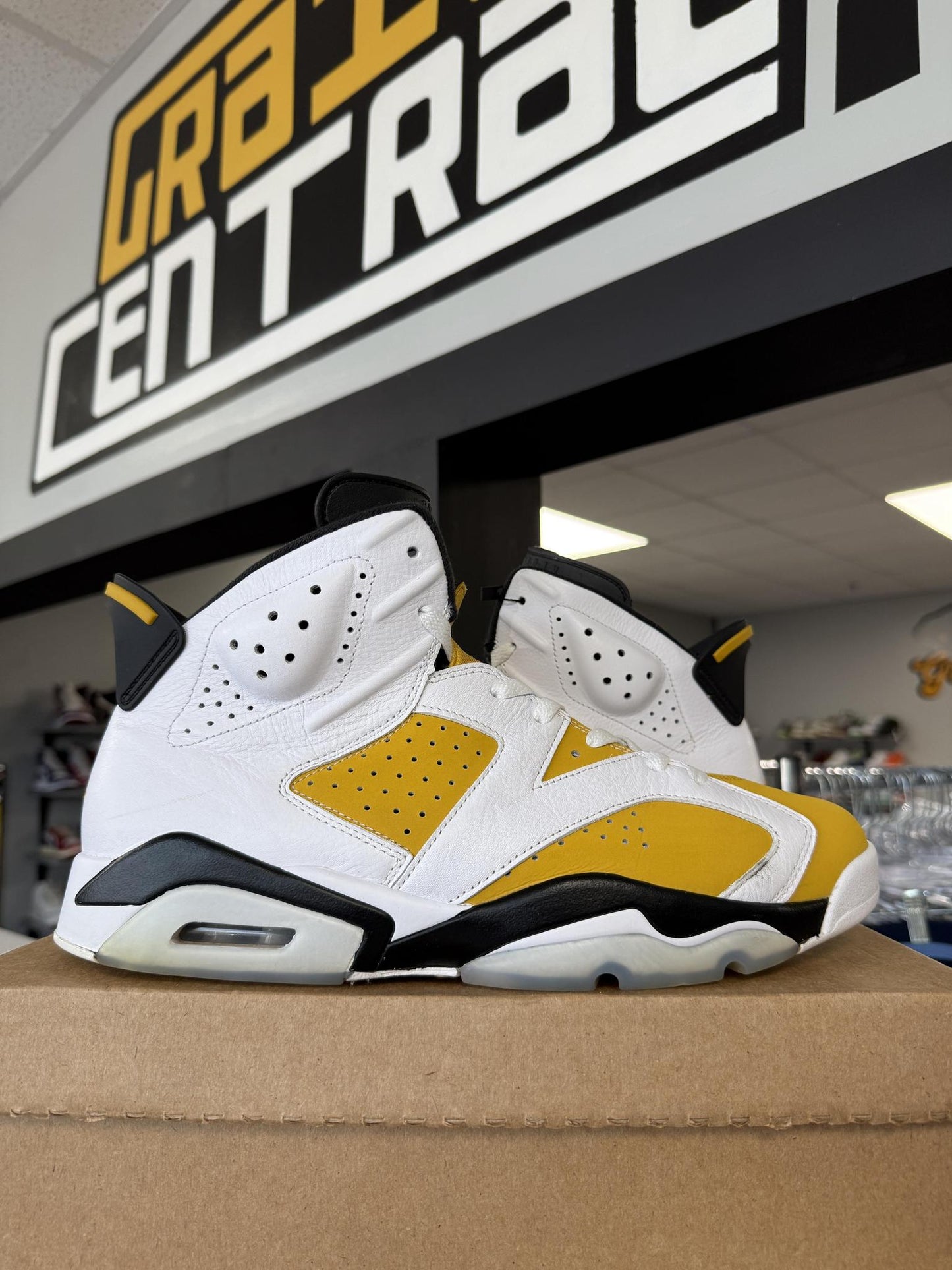 Jordan 6 "Yellow Ochre" Used Size 13