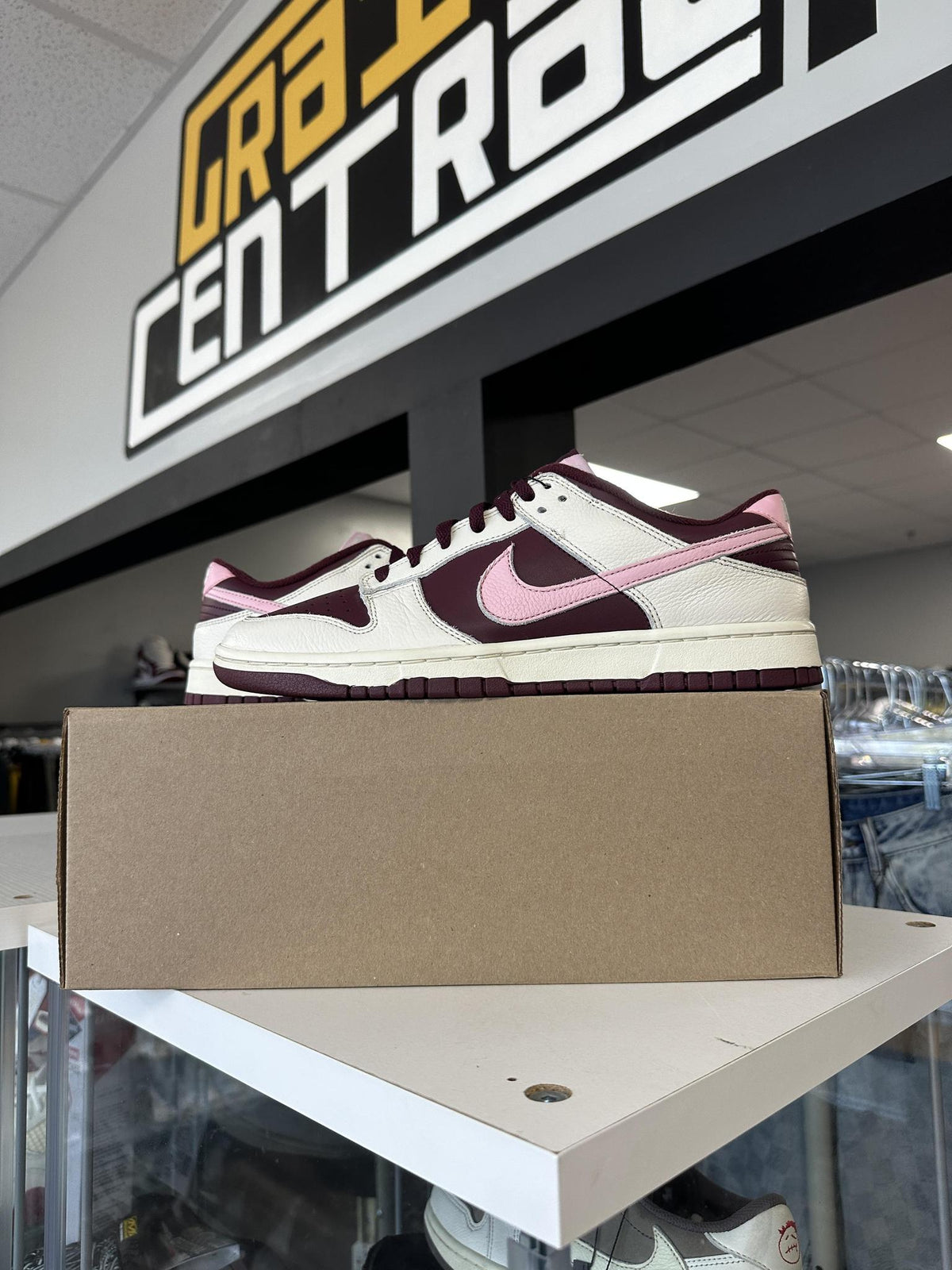 Nike Dunk Low Valentines Used