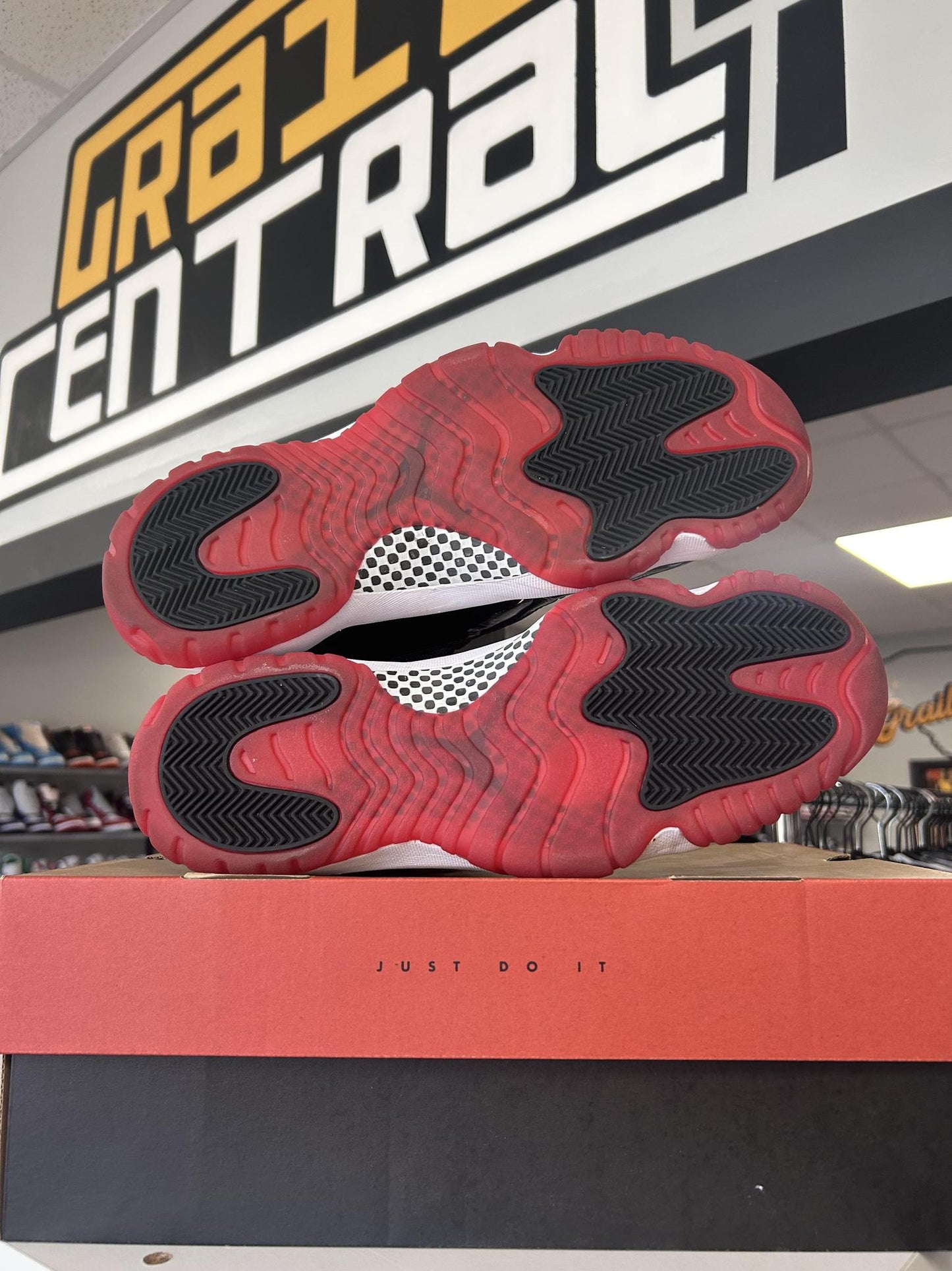 Jordan 11 "Bred" Used Size 13
