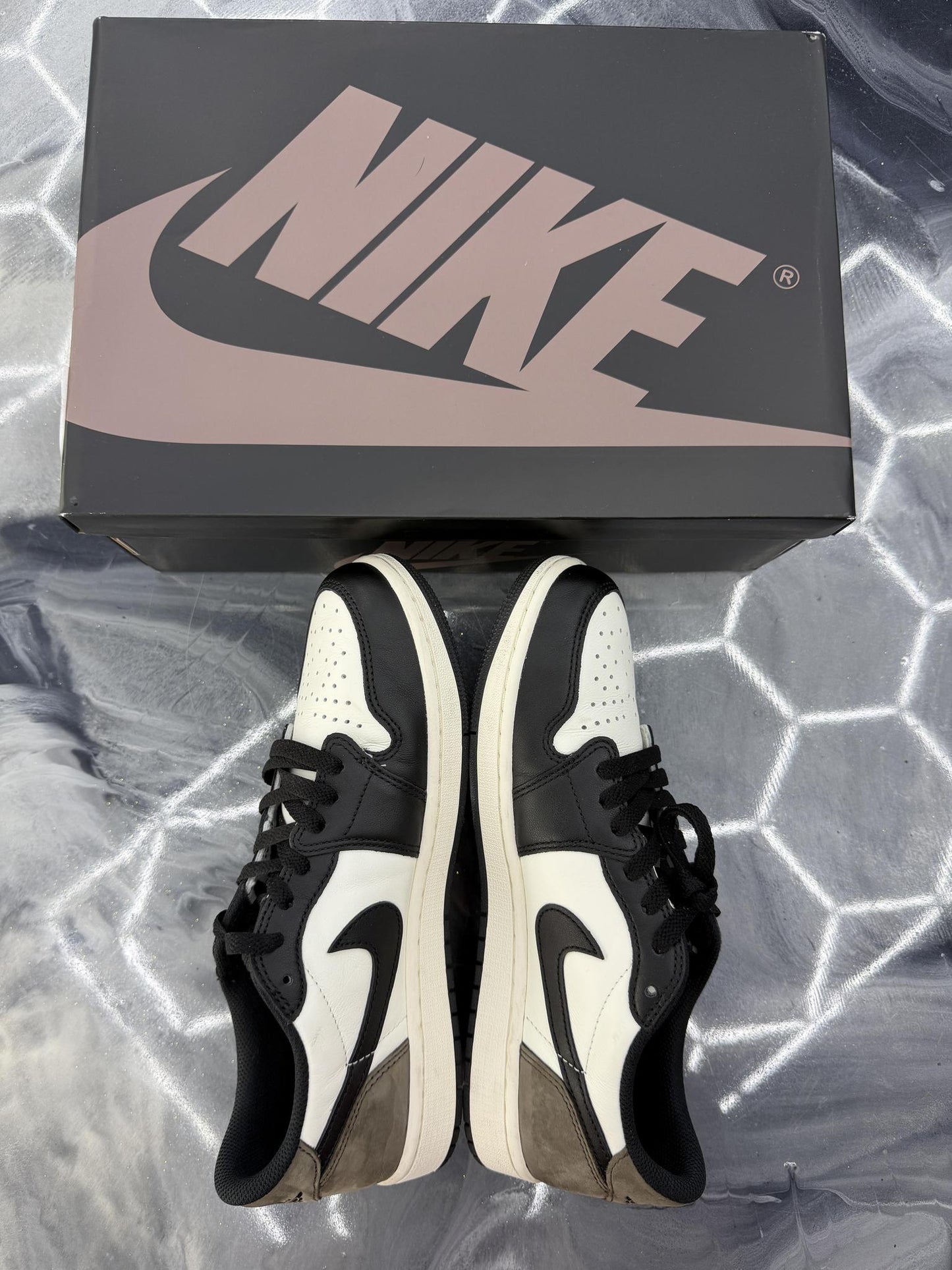 Jordan 1 Low "Mocha" Used Size 9.5