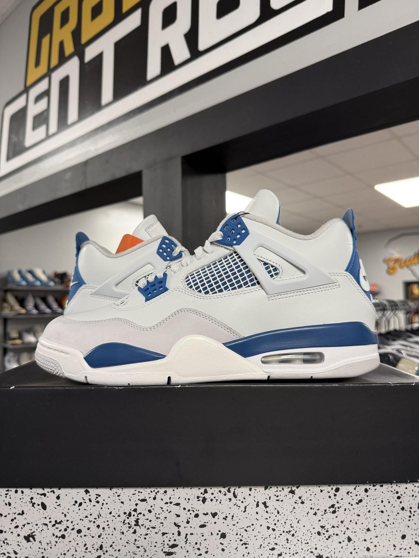 Jordan 4 "Military Blue" Used Size 11