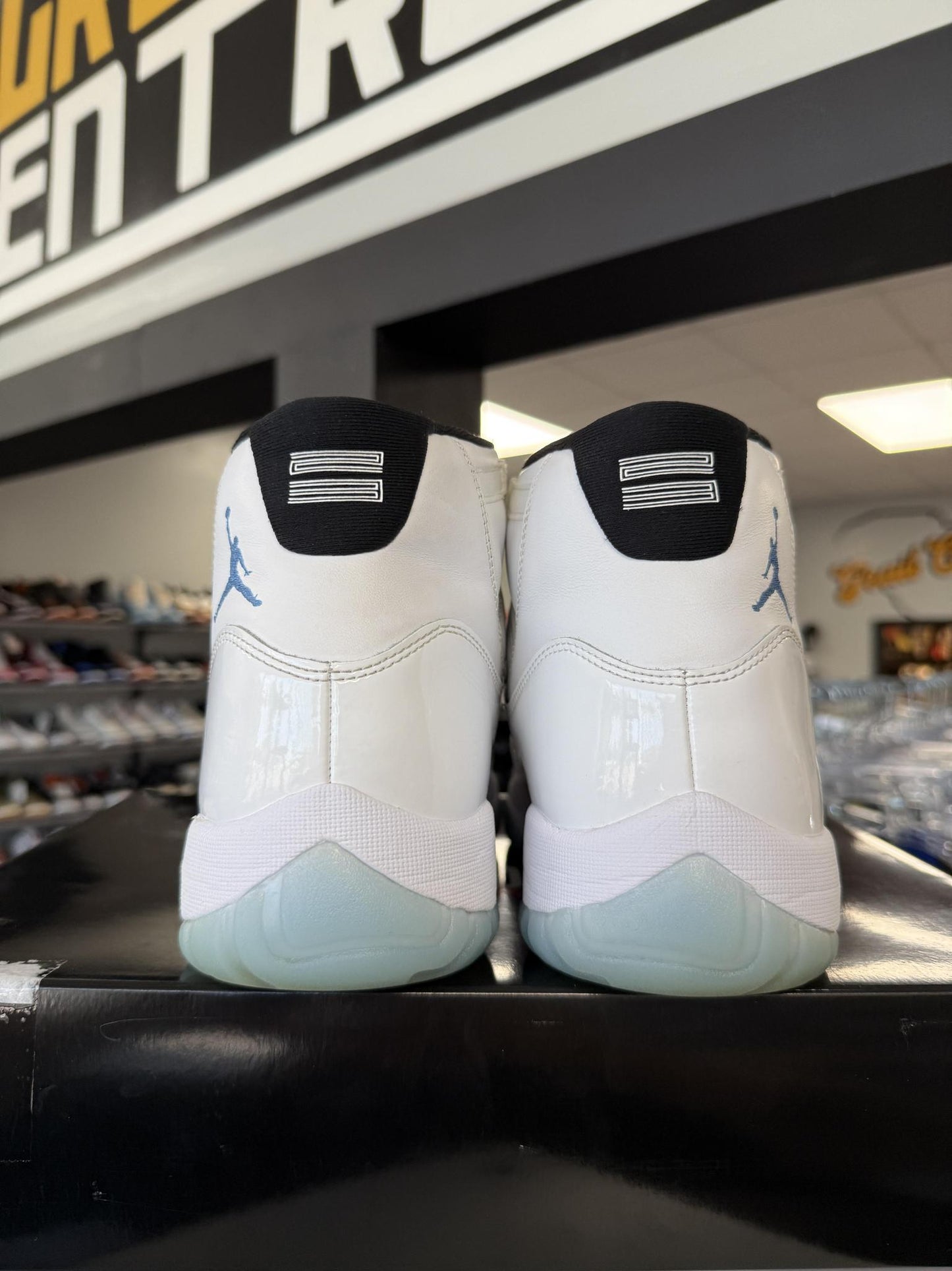 Jordan 11 "Legend Blue" Used Size 13