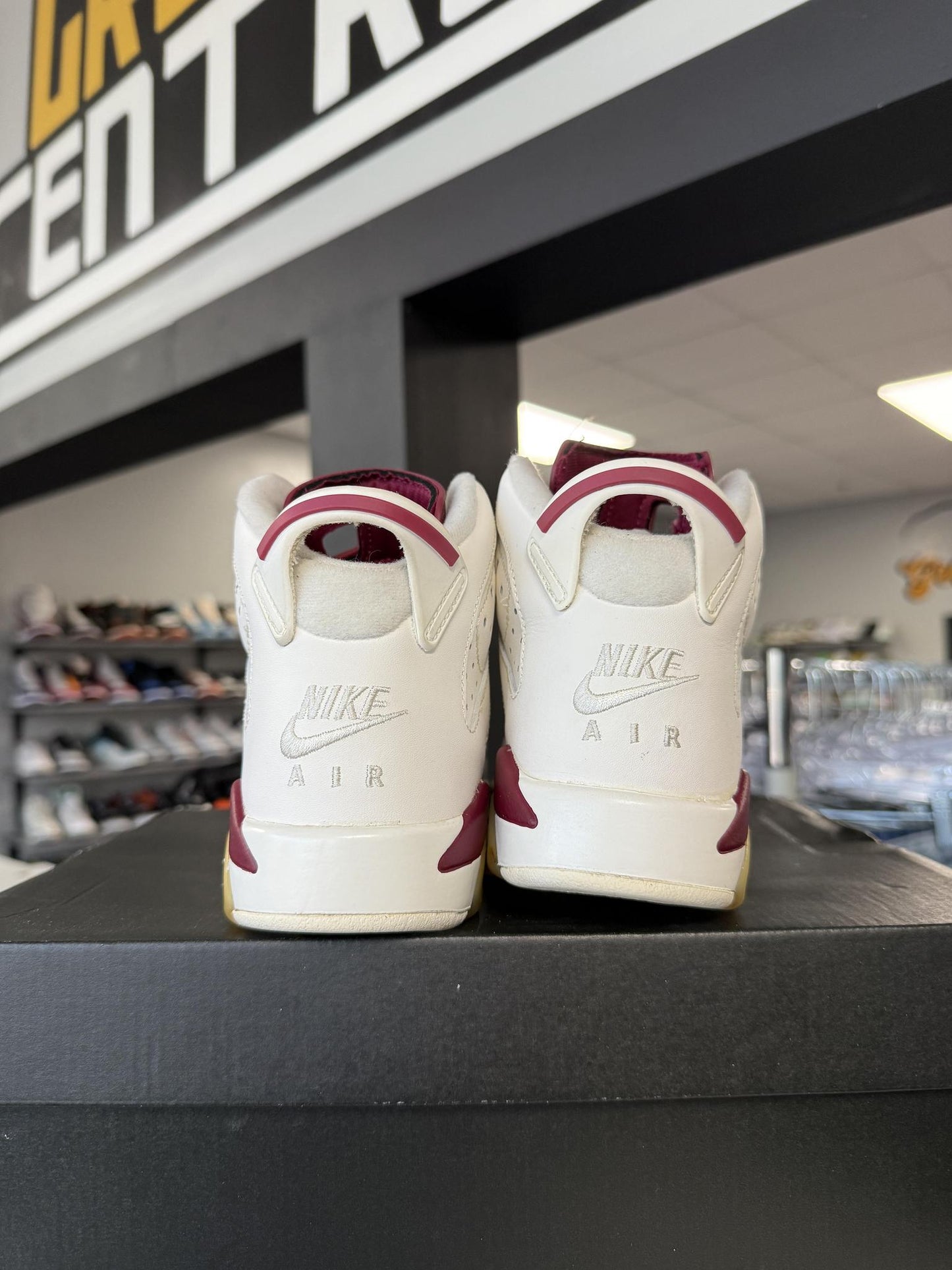 Jordan 6 "Maroon" Used Size 5Y/6.5W