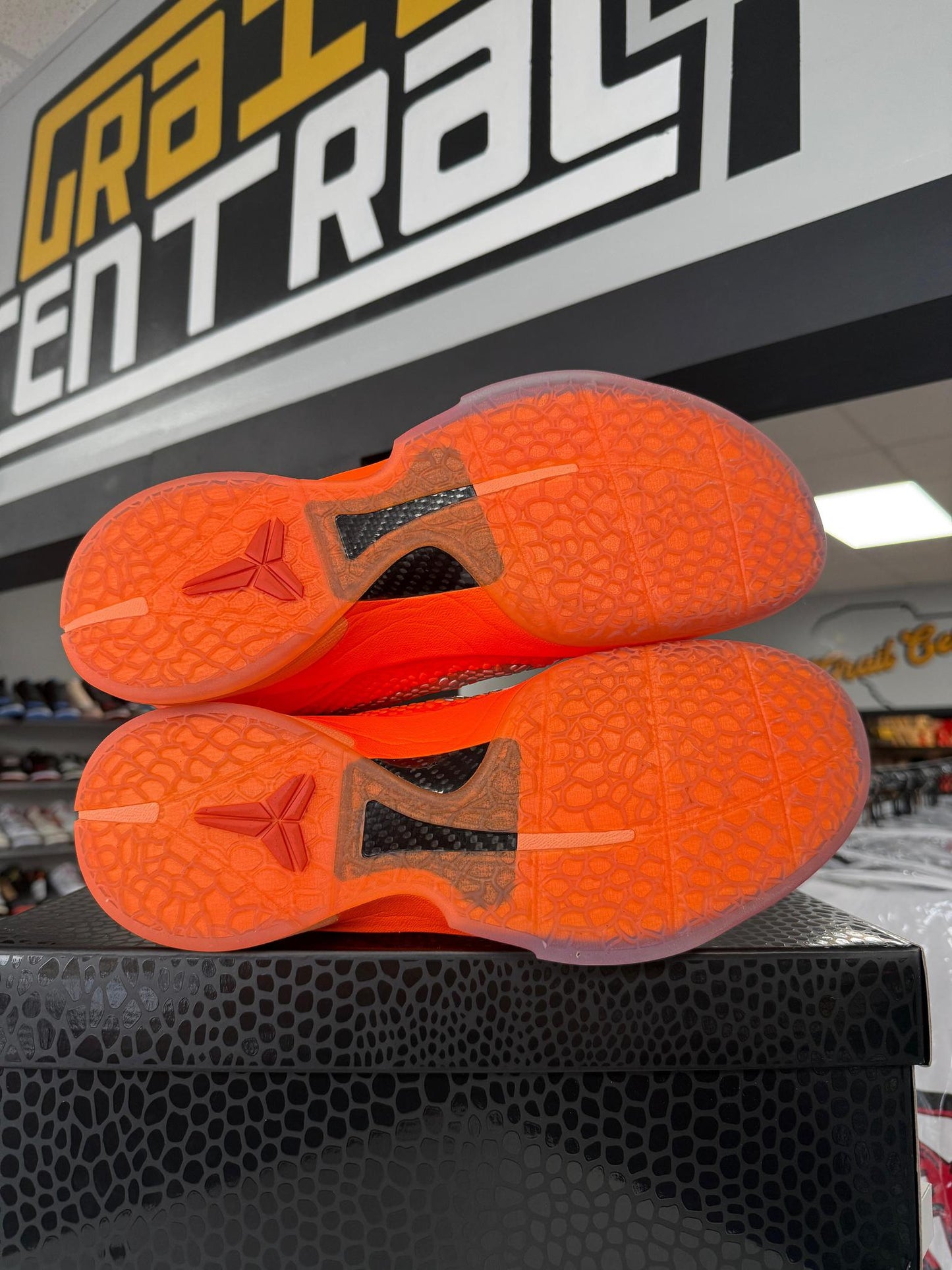 Kobe 6 "Total Orange" Used Size 14