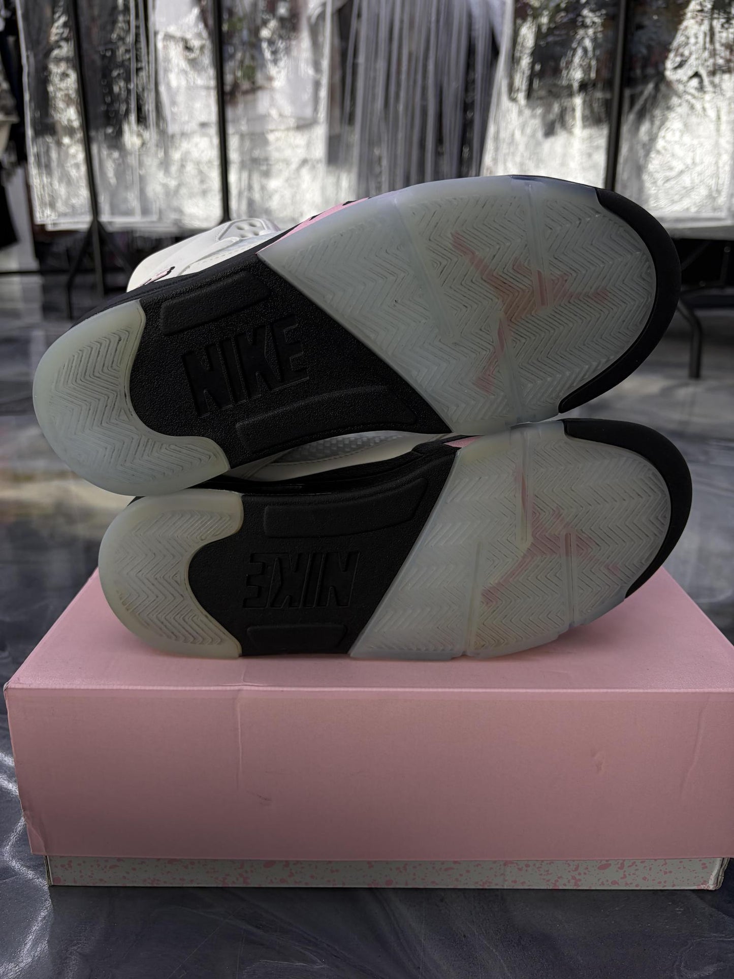 Jordan 5 "Medium Soft Pink" Used Size 8