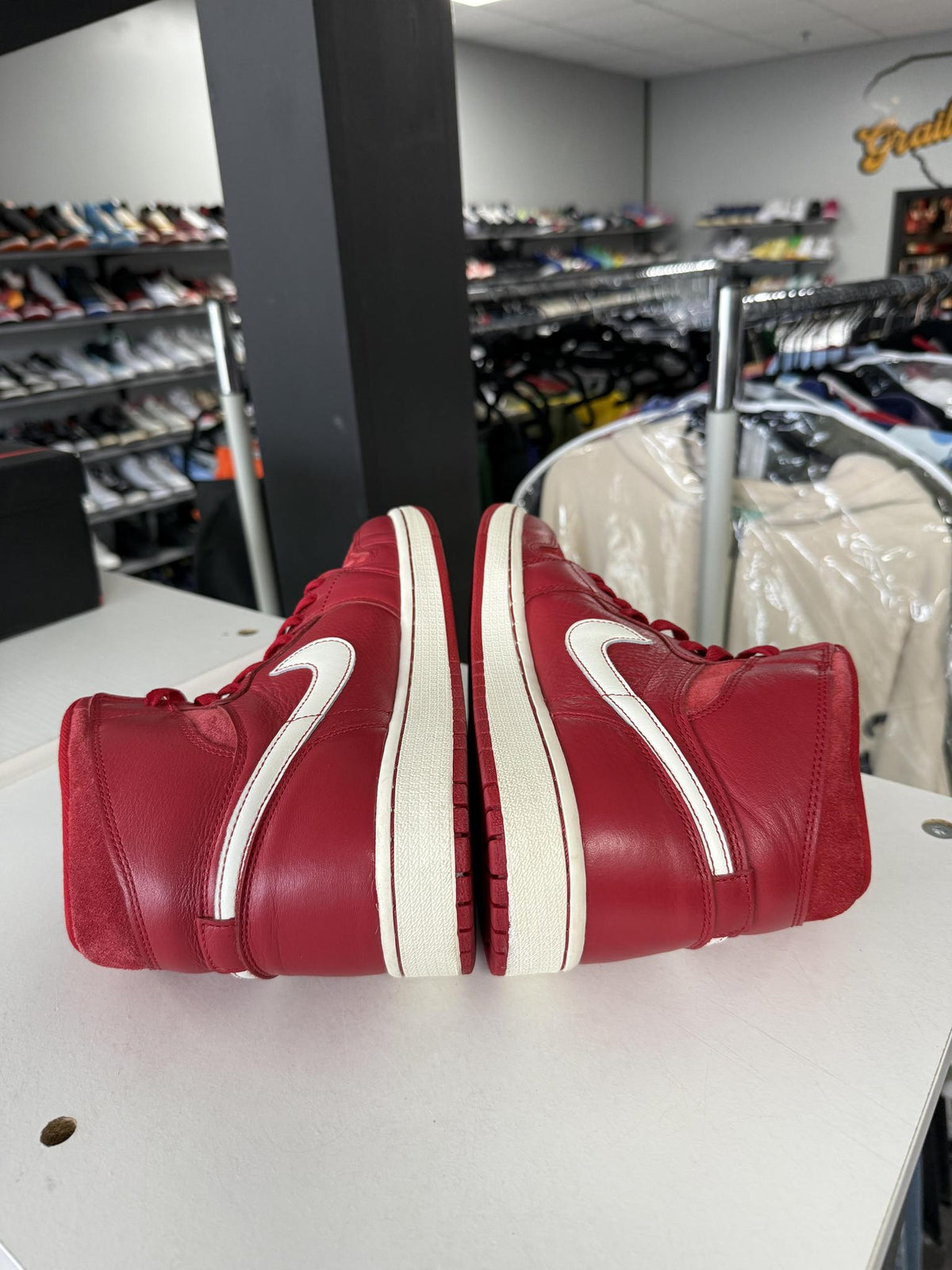Jordan 1 "Gym Red (2014)" Used Size 9.5