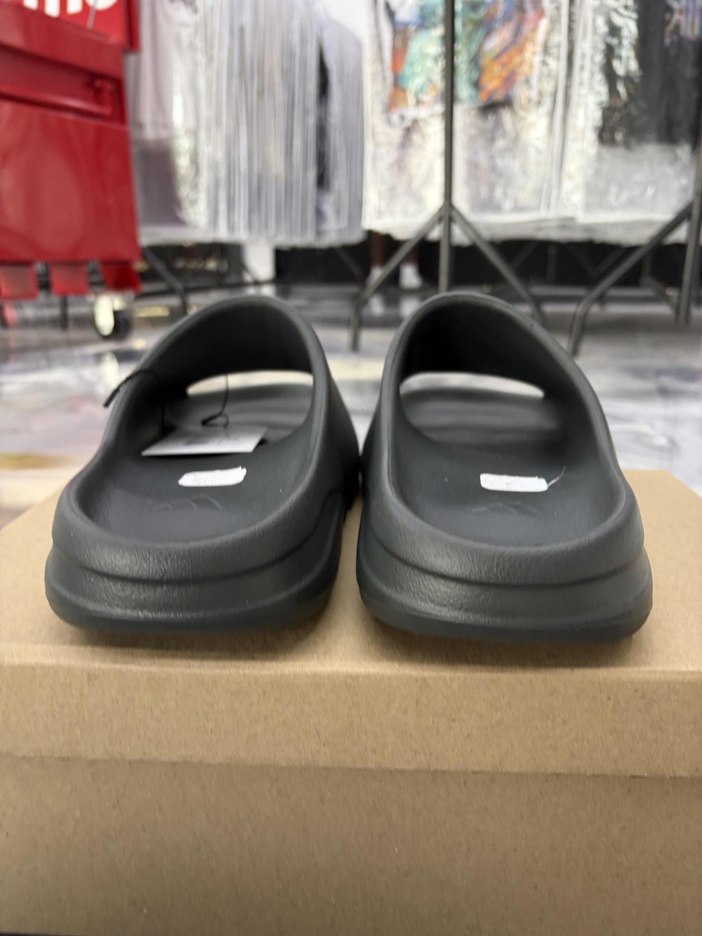 Adidas Yeezy Slide "Onyx" Used Size 11