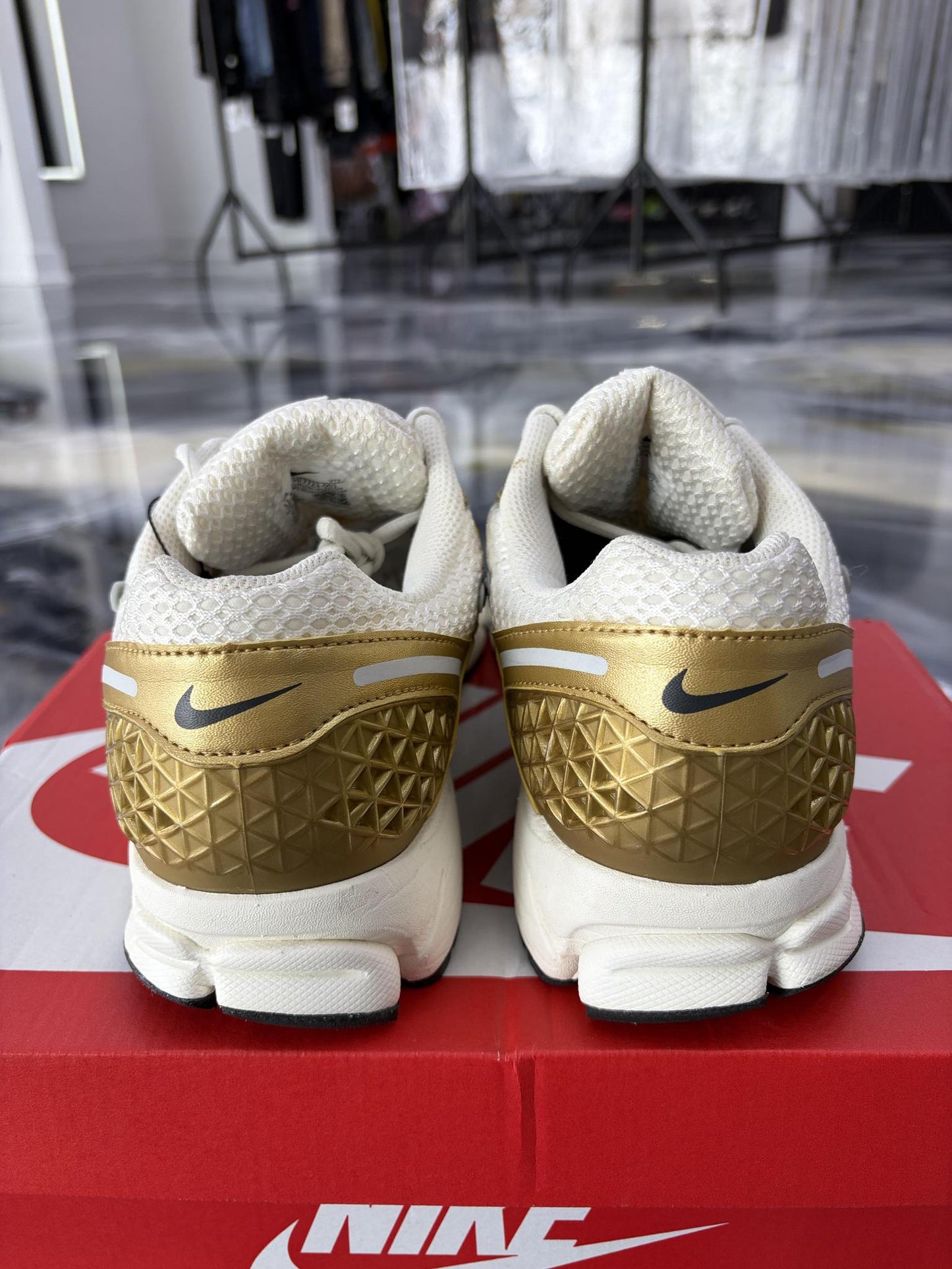 Nike Vomero 5 "Metallic Gold" Used Size 10
