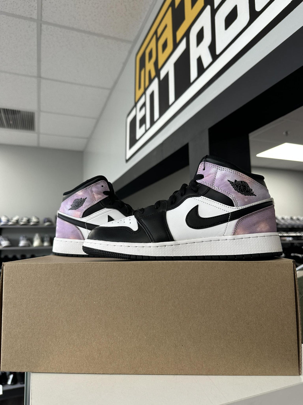 Jordan 1 Mid "Zen Master" Used Size 6.5Y/8W