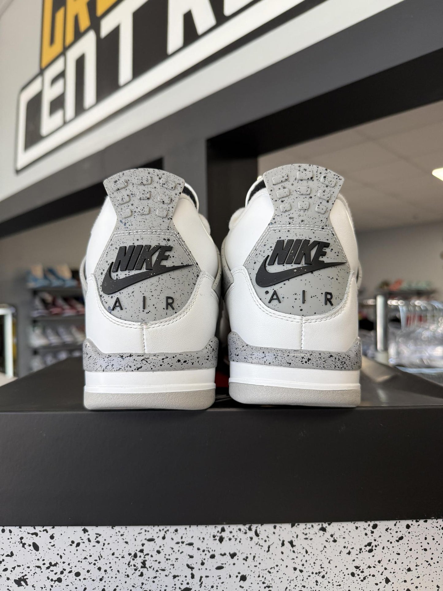 Jordan 4 "White Cement" Used Size 10.5