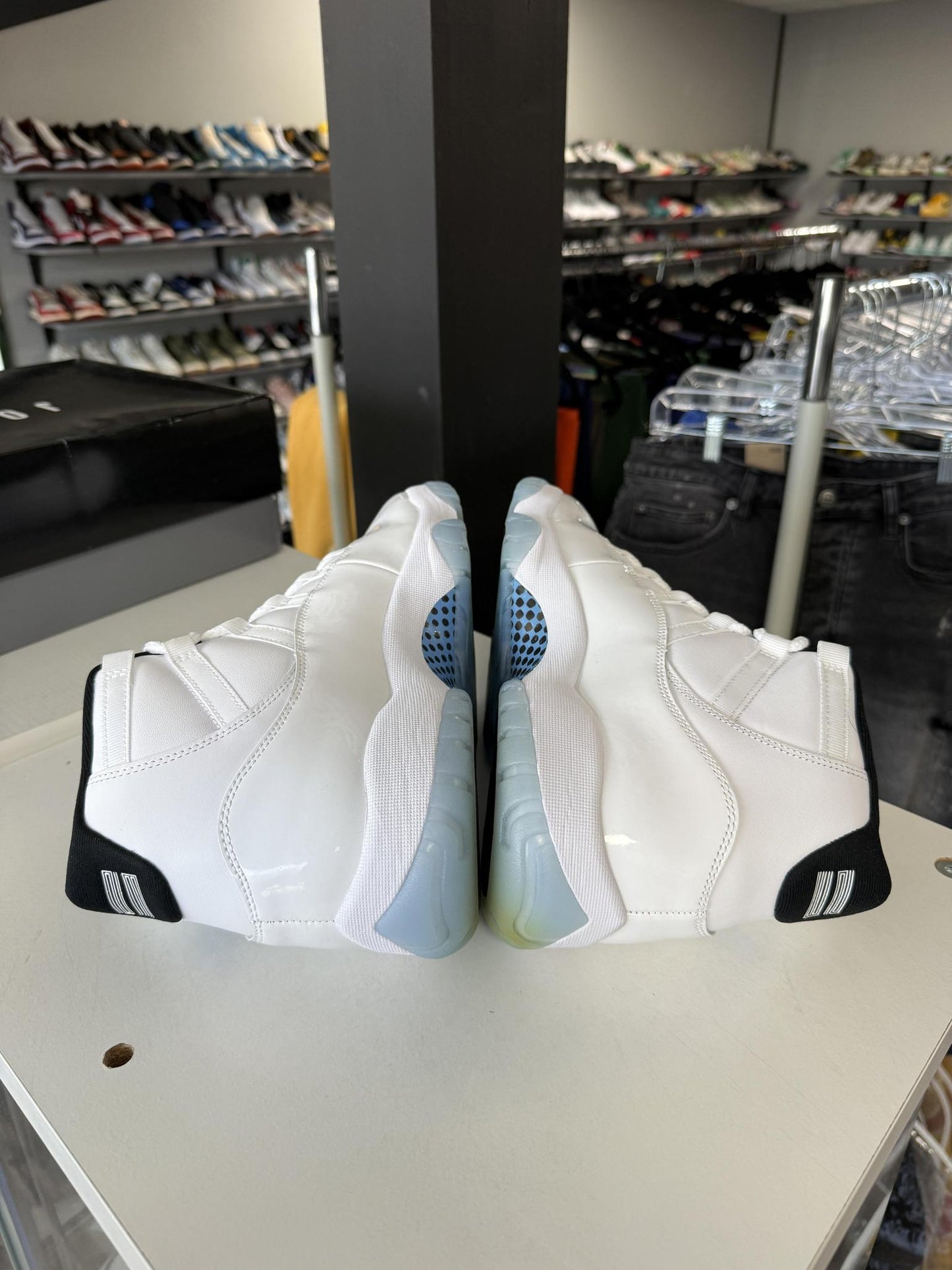 Jordan 11 "Legend Blue" Used Size 11