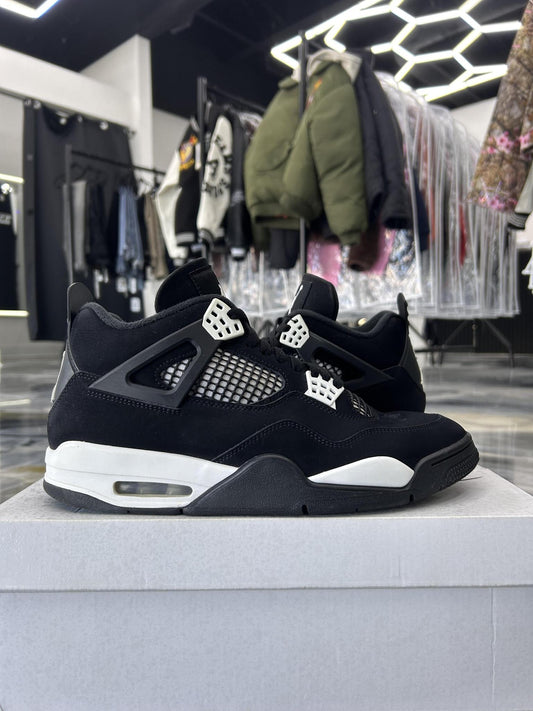 Jordan 4 "White Thunder" Used Size 11