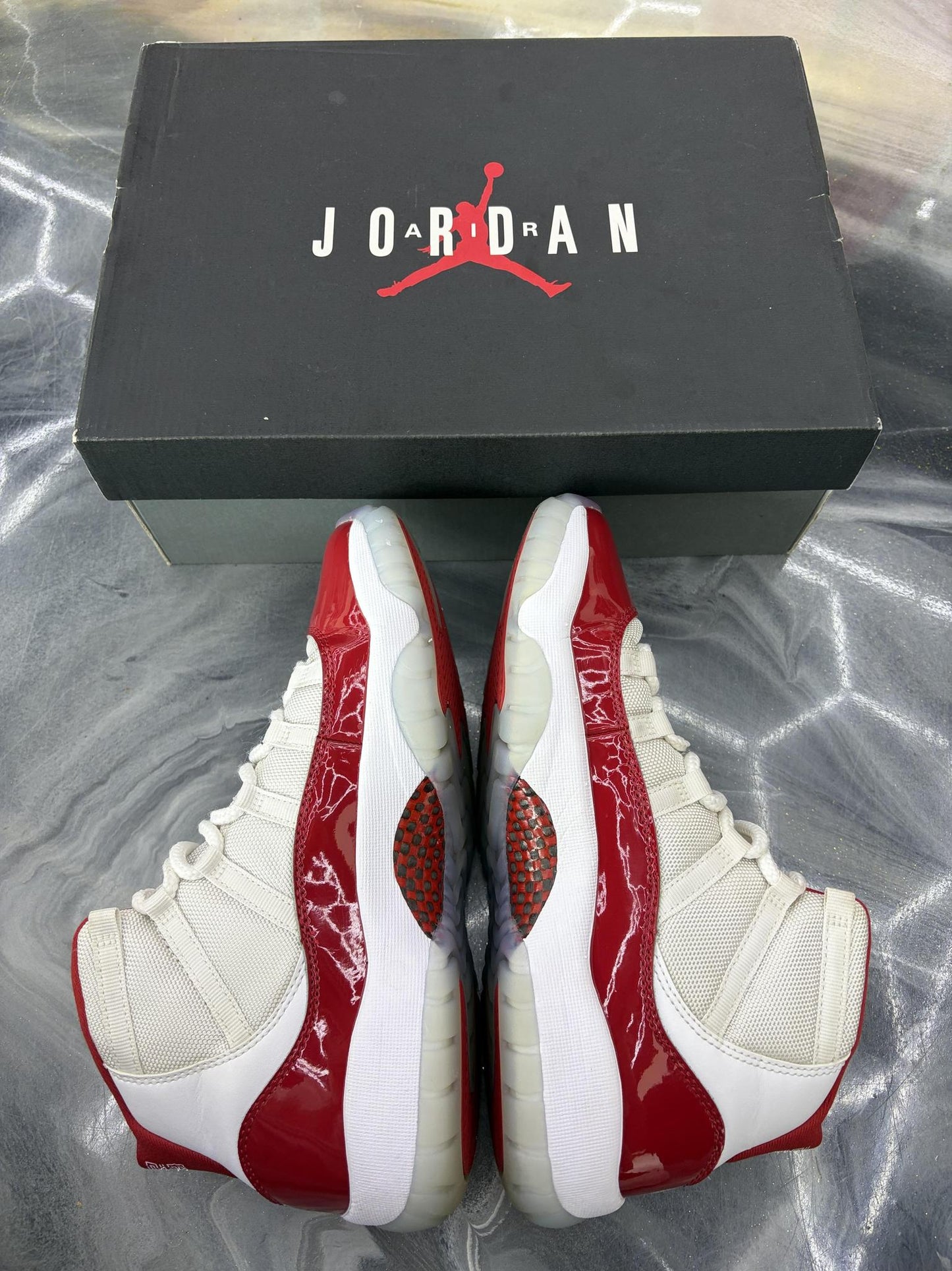 Jordan 11 "Cherry" Used Size 7Y/8.5W