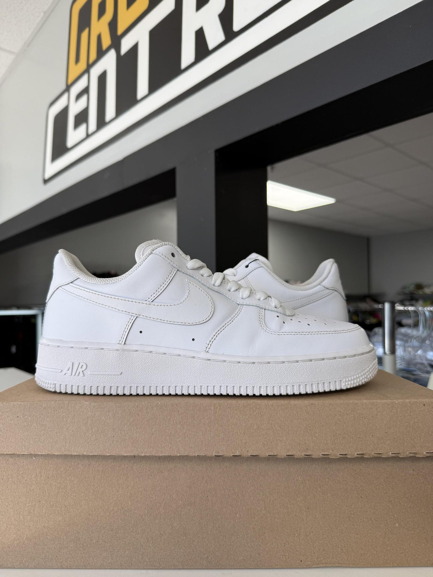 Nike Air Force One Low "White" Used Size 9.5