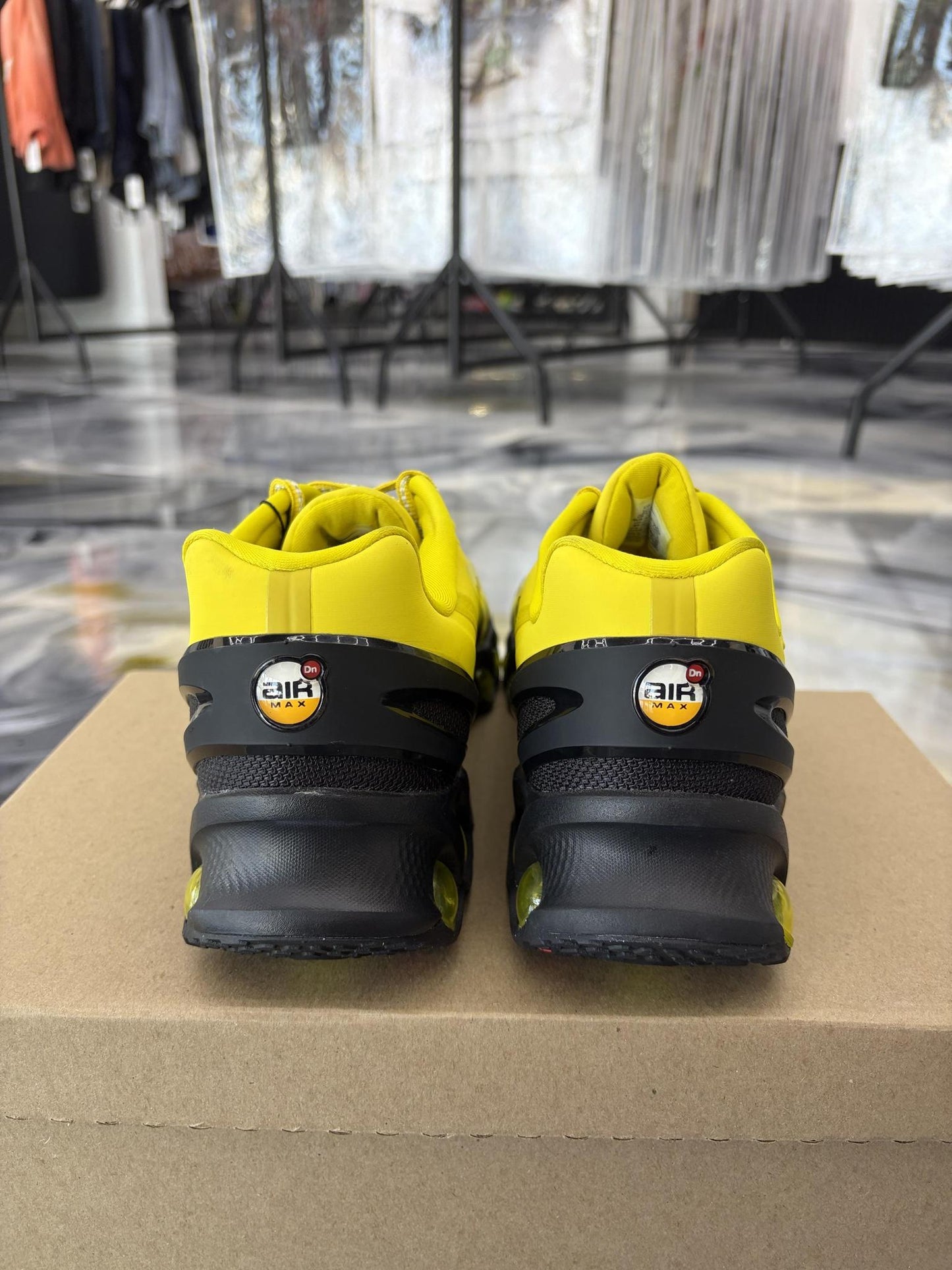 Nike Air Max Dn8 "Bright Citron" Used Size 10