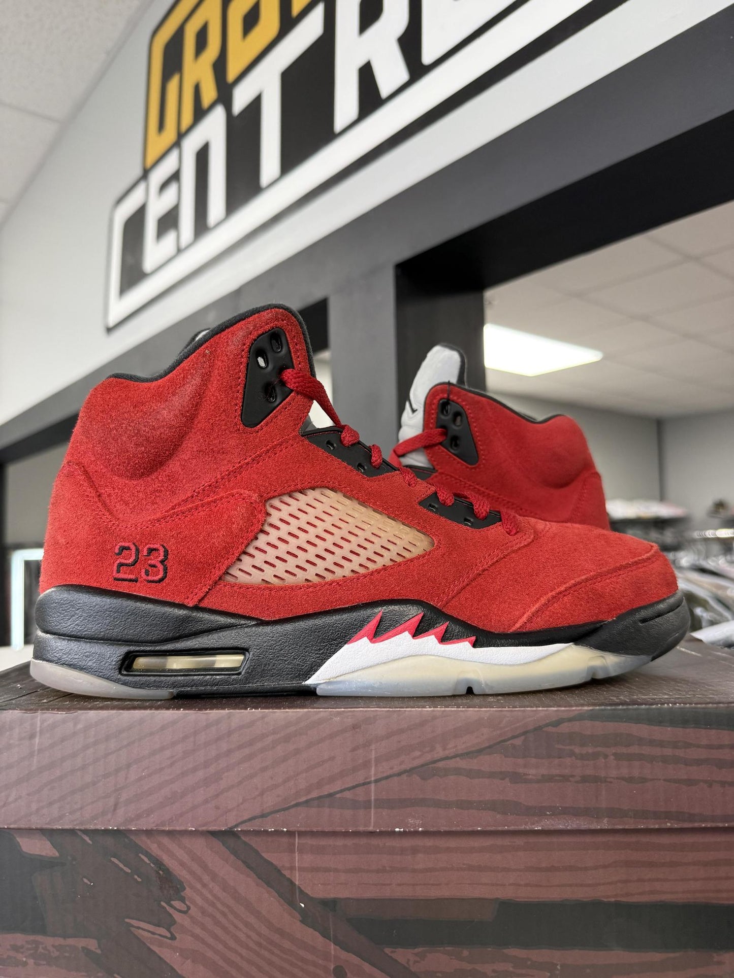 Jordan 5 "Raging Bull" Used Size 10