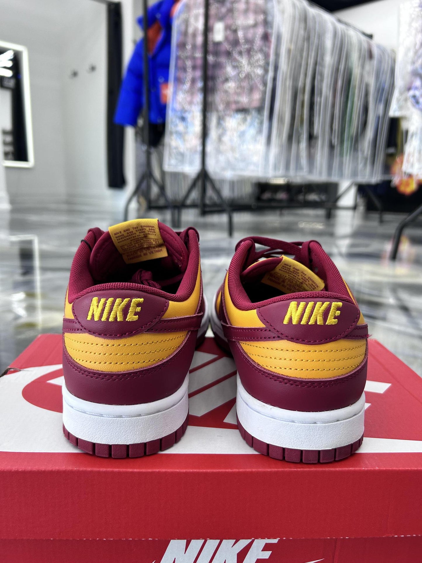 Nike Dunk Low "Midas Gold" Used Size 9
