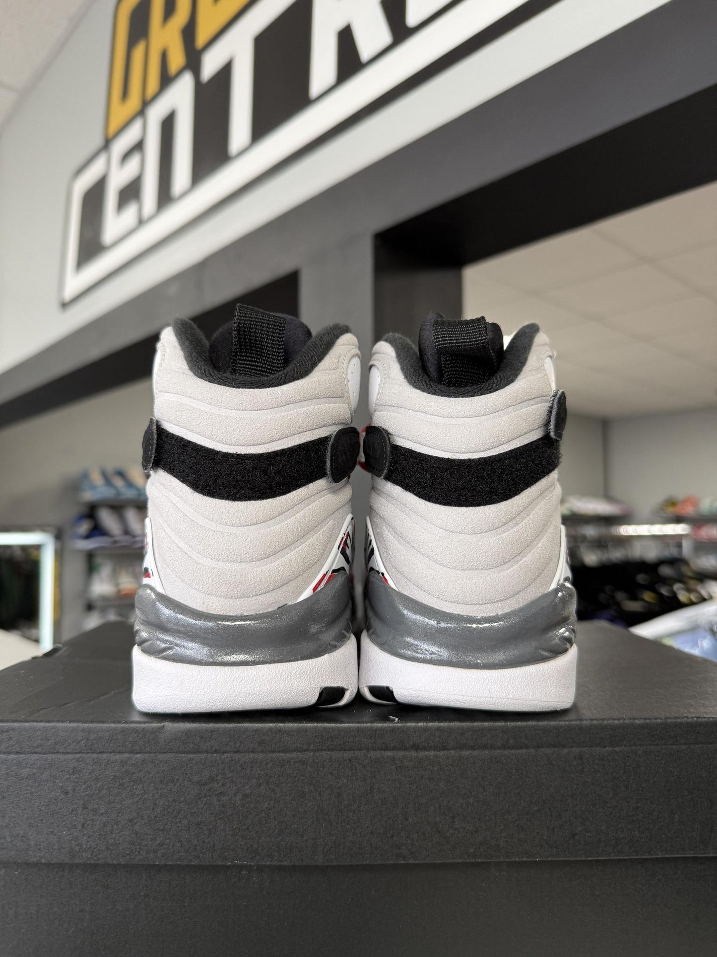Jordan 8 "Bugs Bunny" Used Size 6.5Y/8W