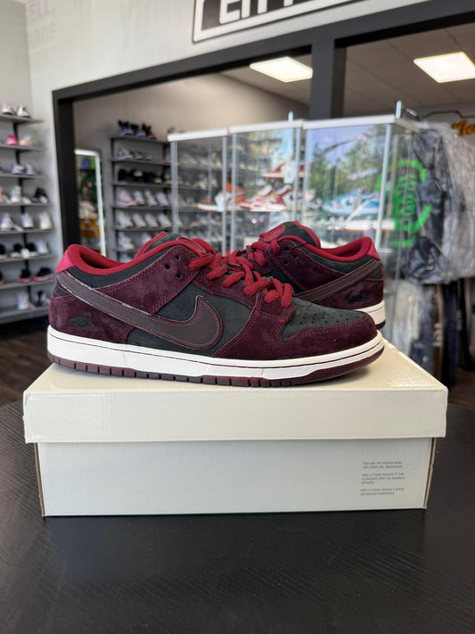 Nike SB Dunk Low x RIOT "Mahogany" Used Size 11