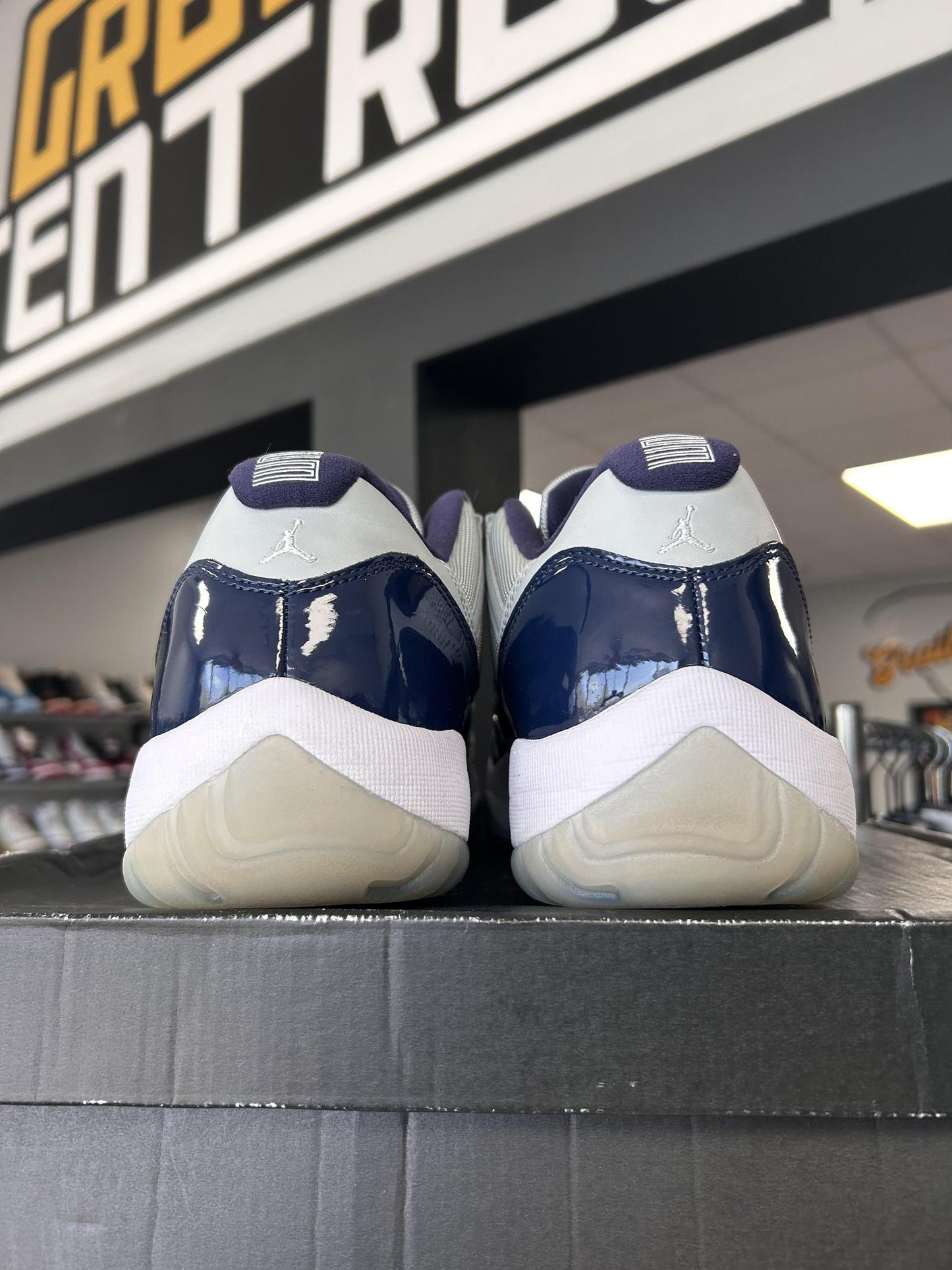 Jordan 11 Low "Georgetown" Used Size 13
