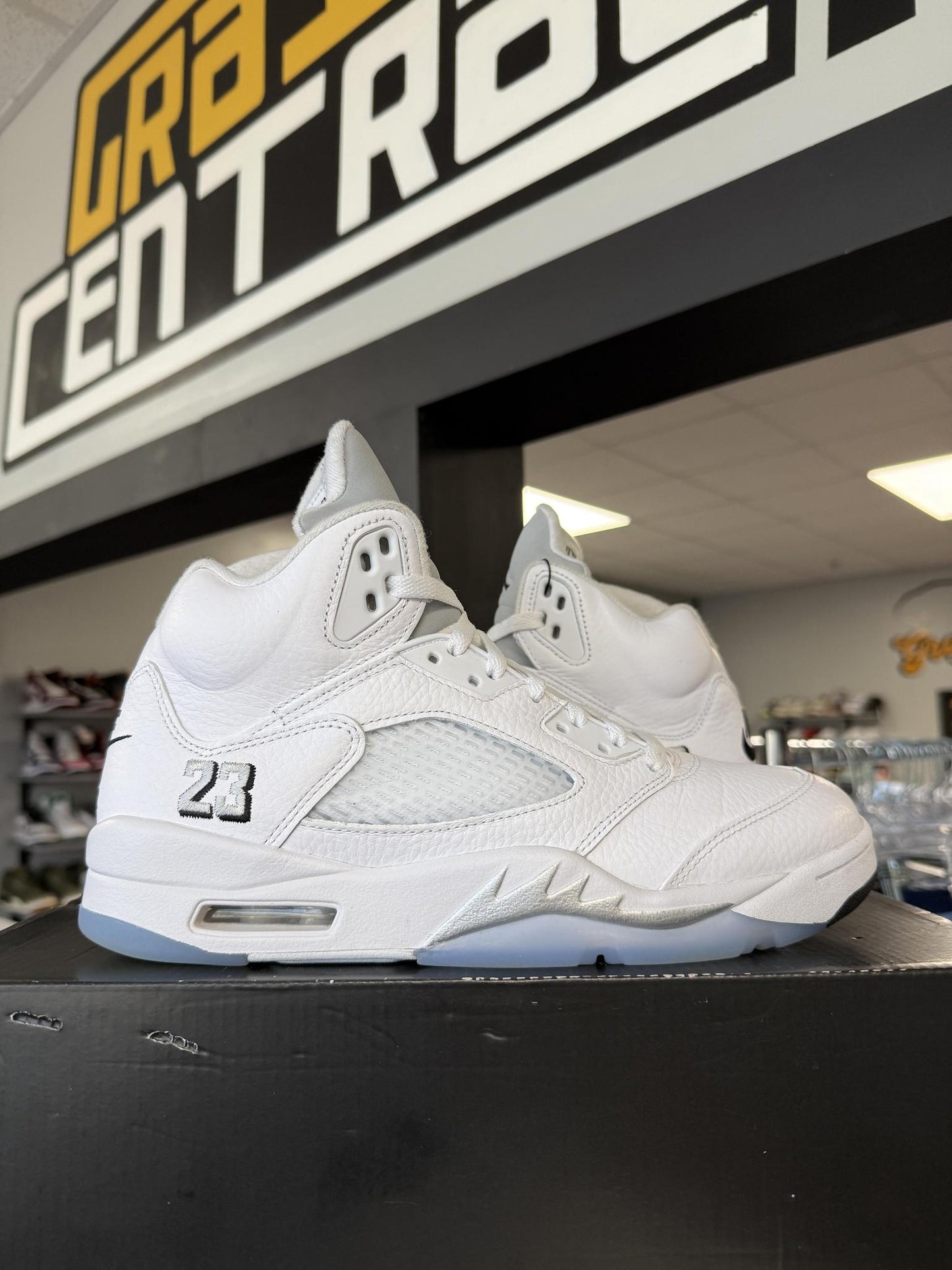 Jordan 5 "White Metallic" Used Size 9.5