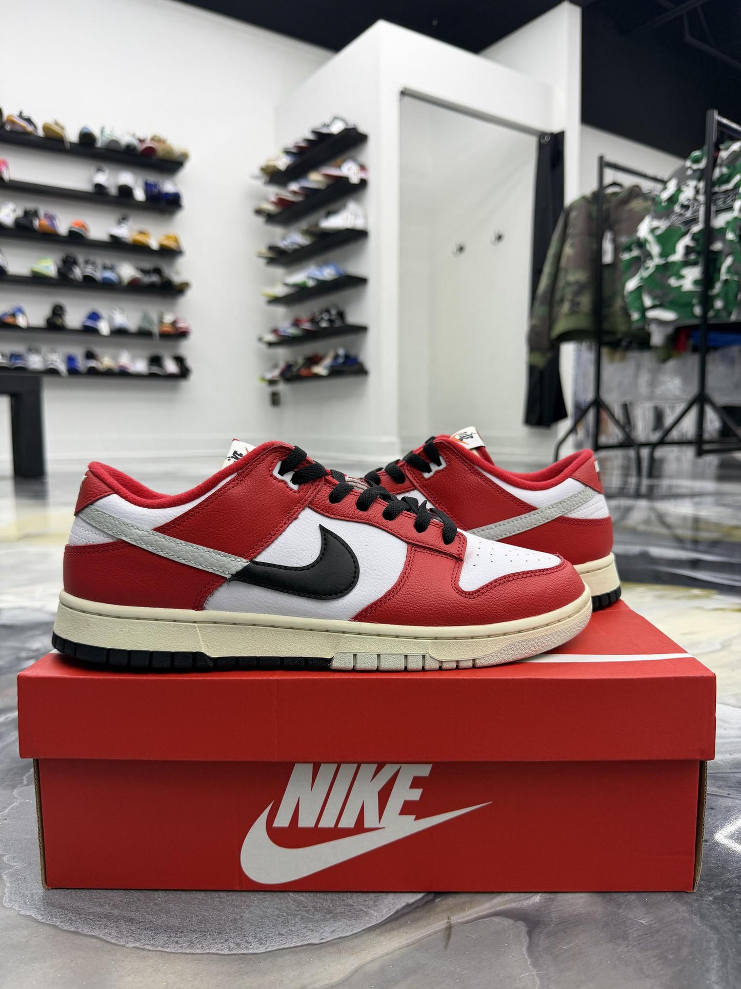 Nike Dunk Low Chicago Split Used Size 10