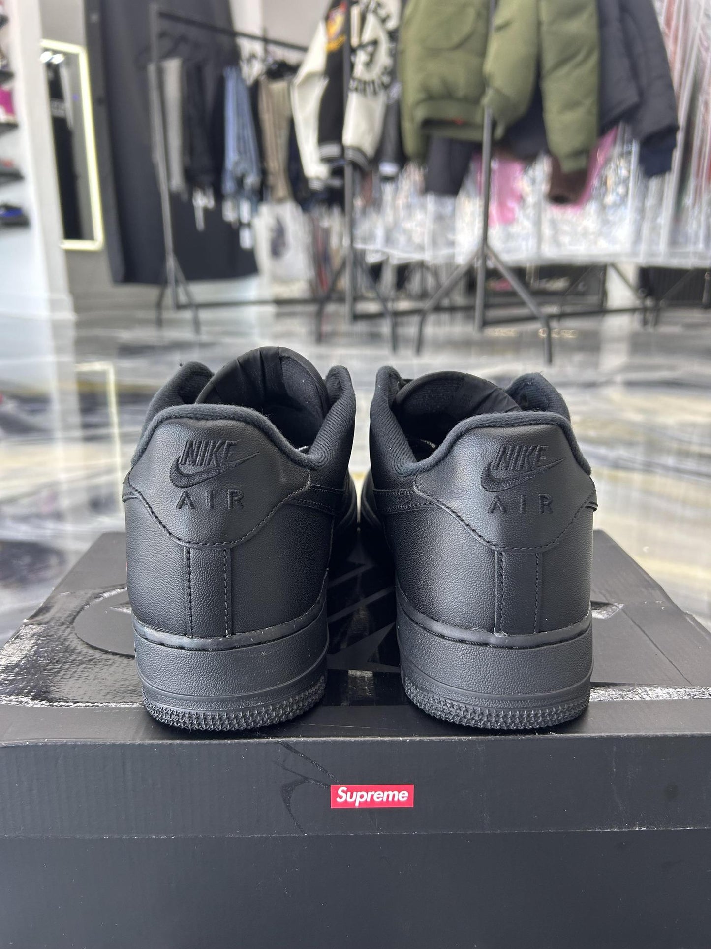 Supreme Air Force 1 Low "Black" Used Size 10.5