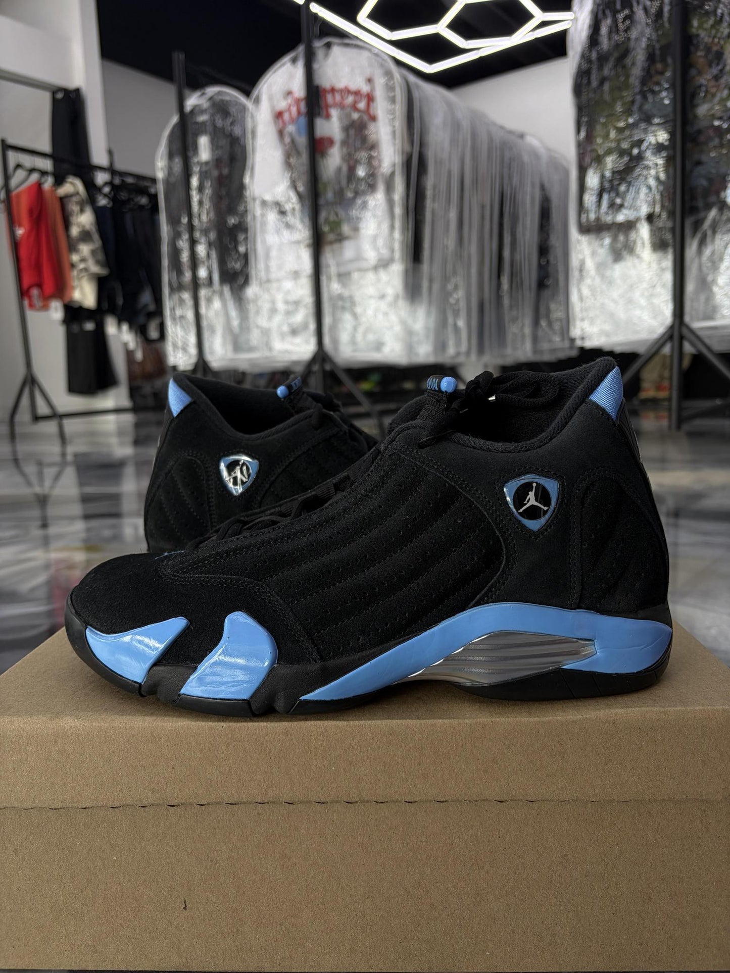 Jordan 14 "University Blue" Used Size 9.5
