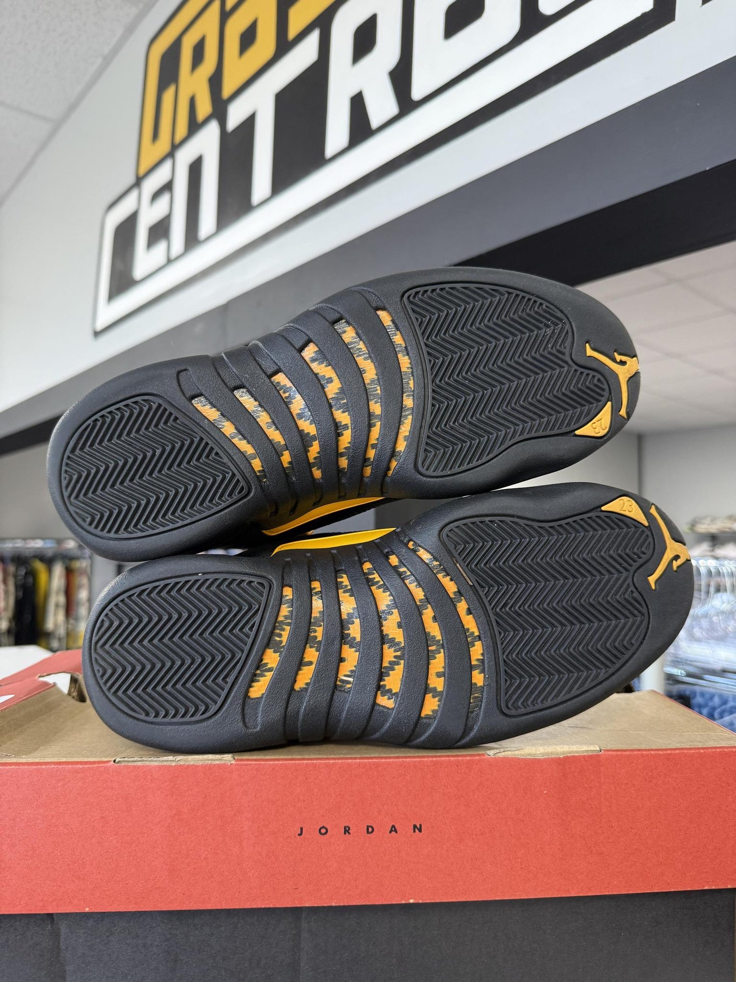 Jordan 12 "Reverse Taxi" Used Size 8