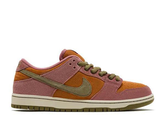 Nike SB Dunk Low "Red Stardust"