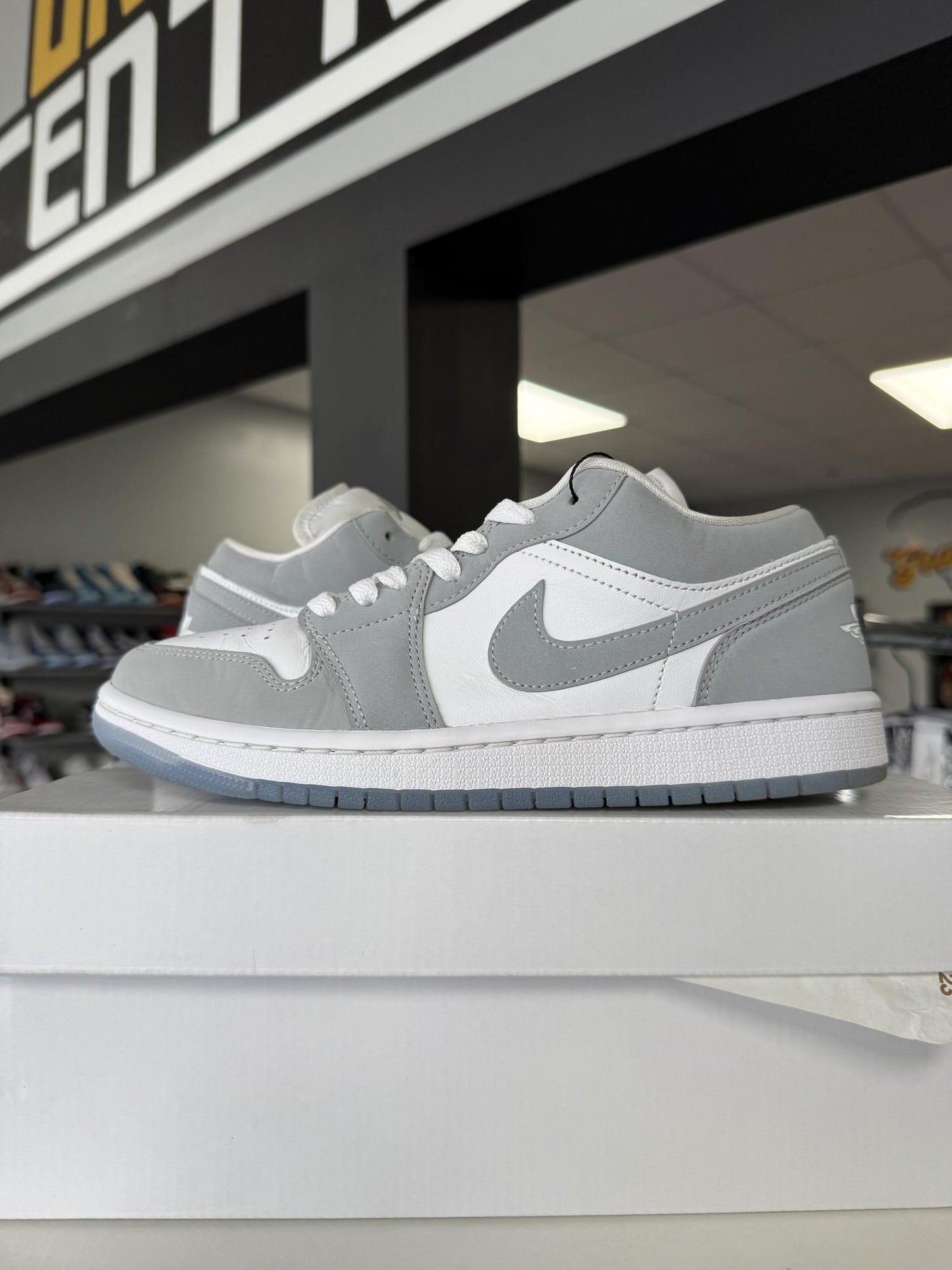 Jordan 1 Low "Wolf Grey" Used Size 5.5W/7Y